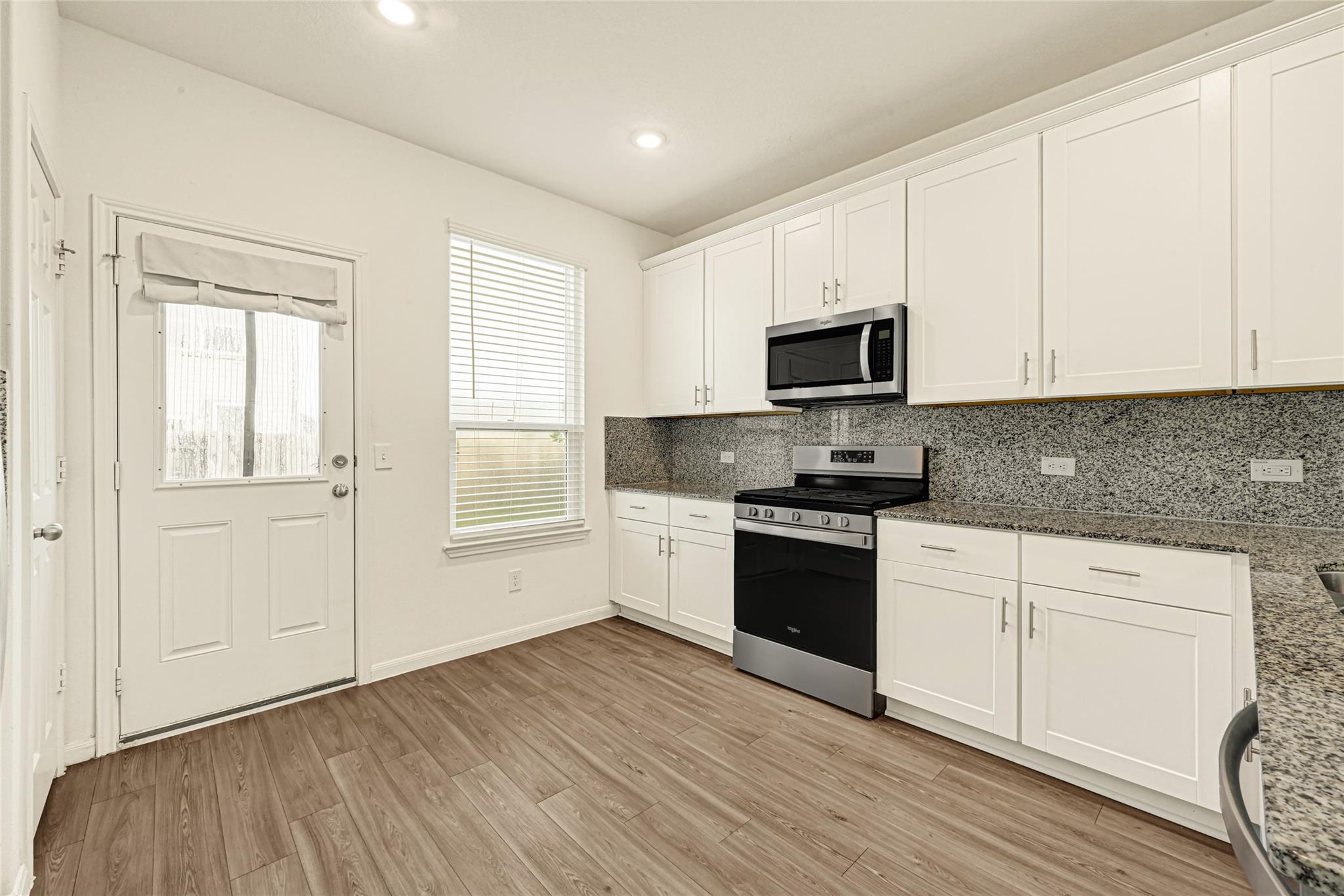7327 Concorde Field Drive Property Photo 12