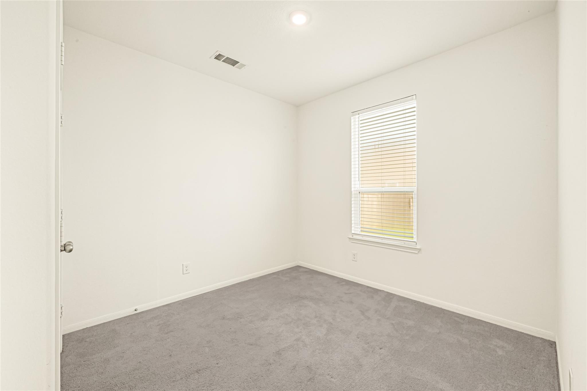 7327 Concorde Field Drive Property Photo 15
