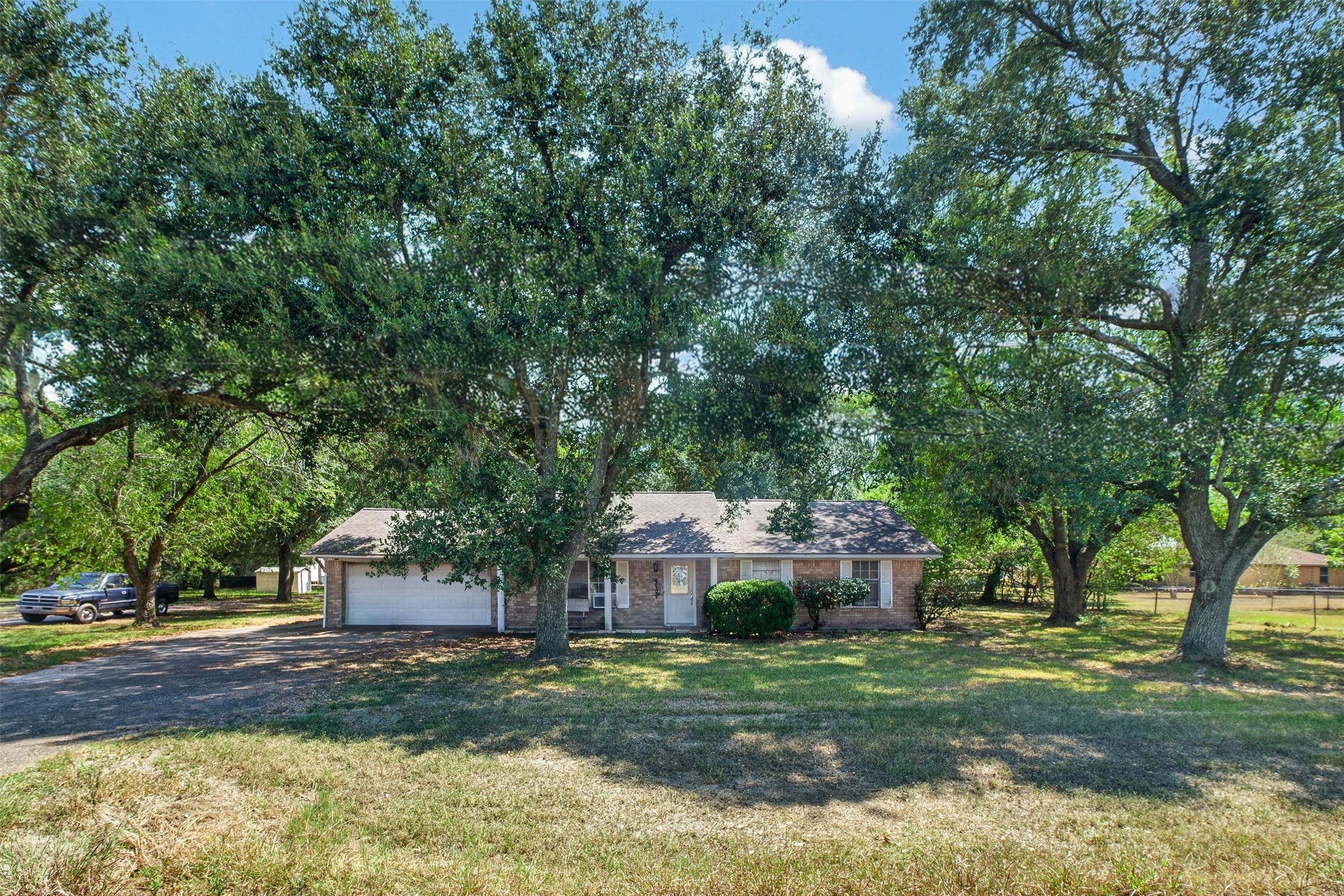 2713 Mazen Road Property Photo 1