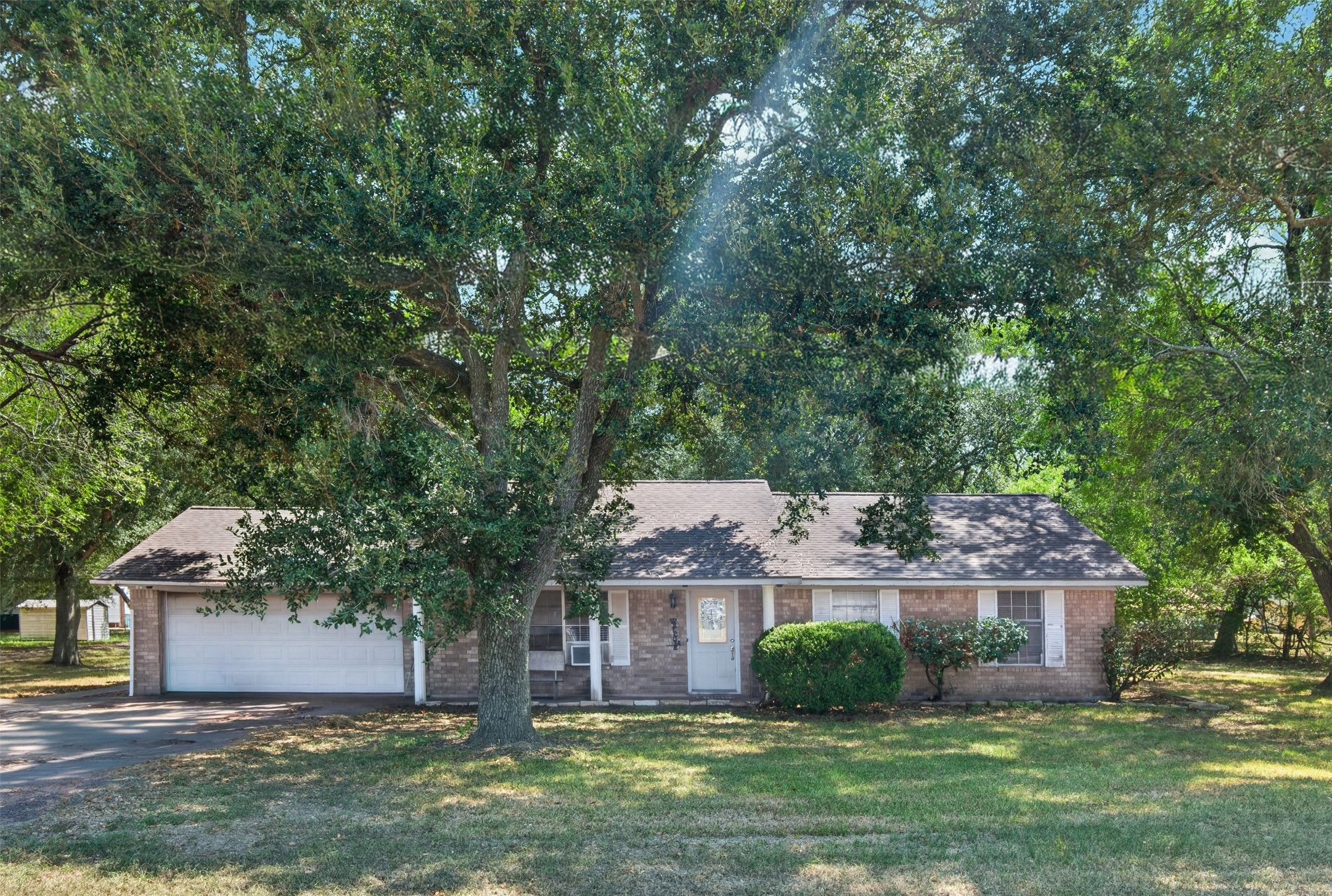 2713 Mazen Road Property Photo 2