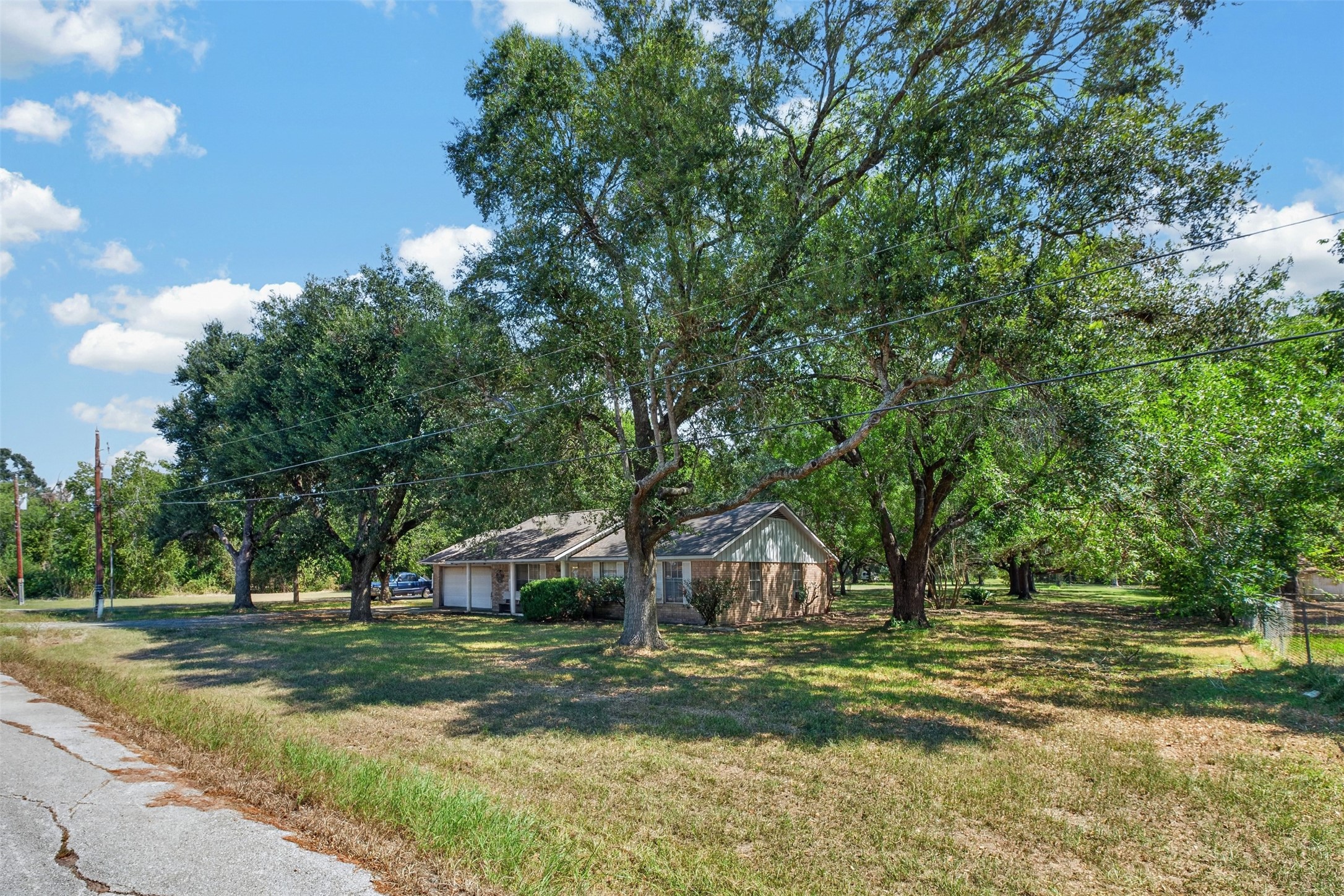 2713 Mazen Road Property Photo 3