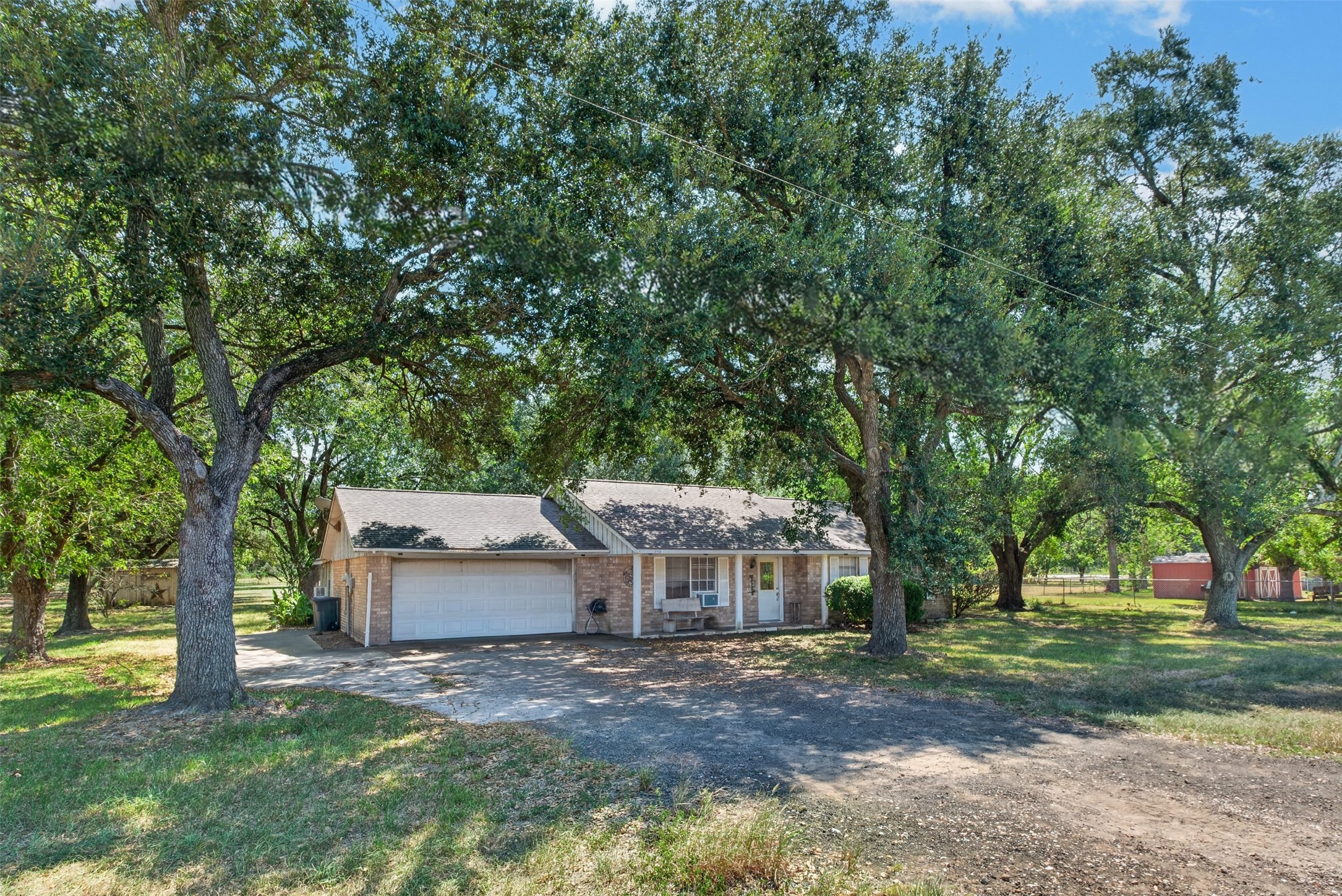 2713 Mazen Road Property Photo 4