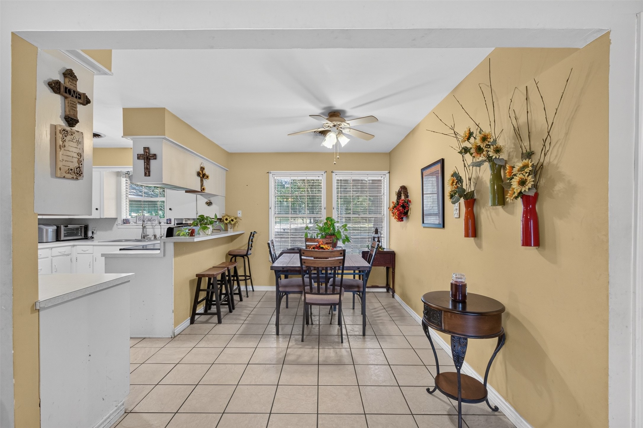 2713 Mazen Road Property Photo 10