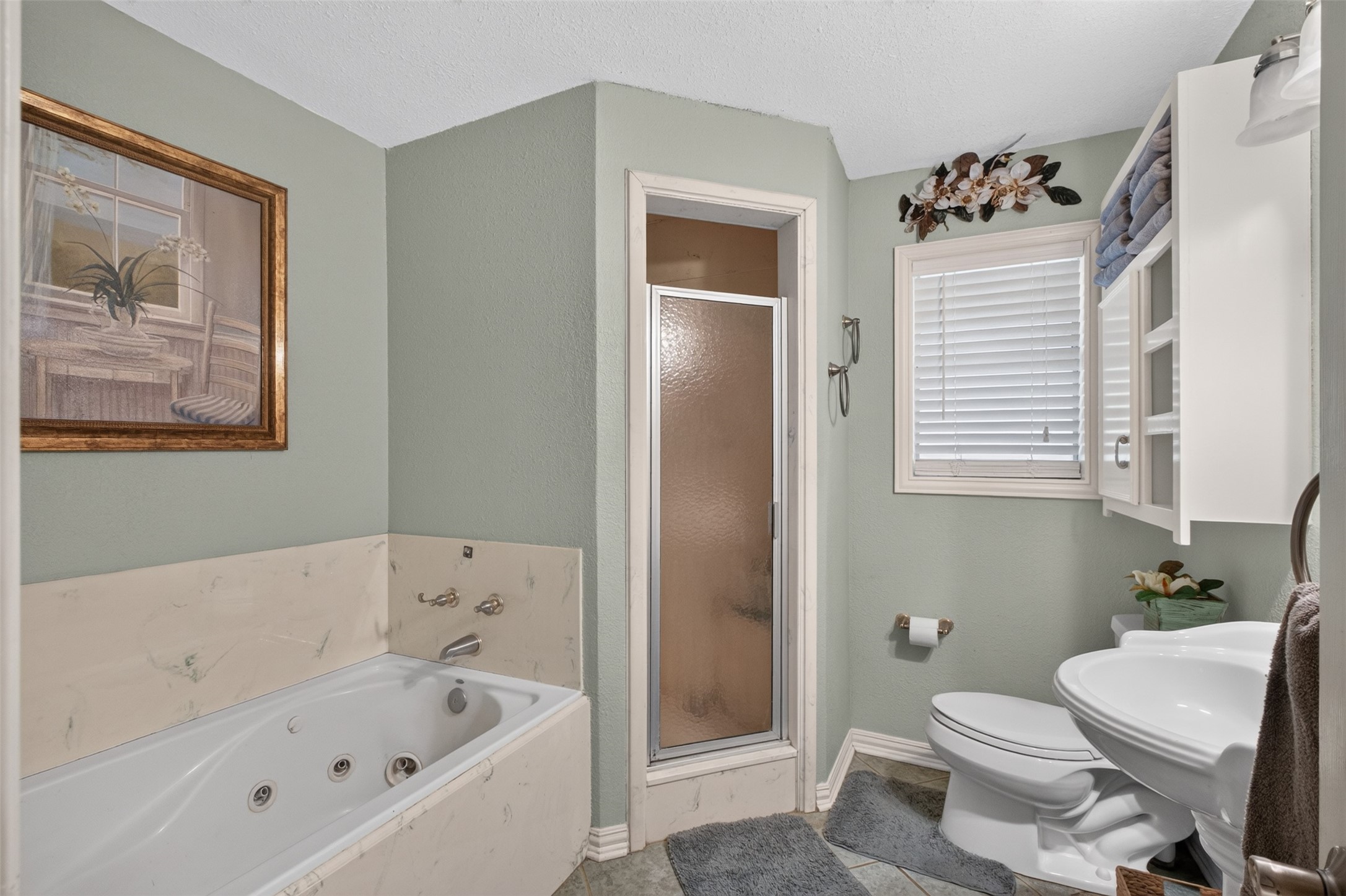 2713 Mazen Road Property Photo 14