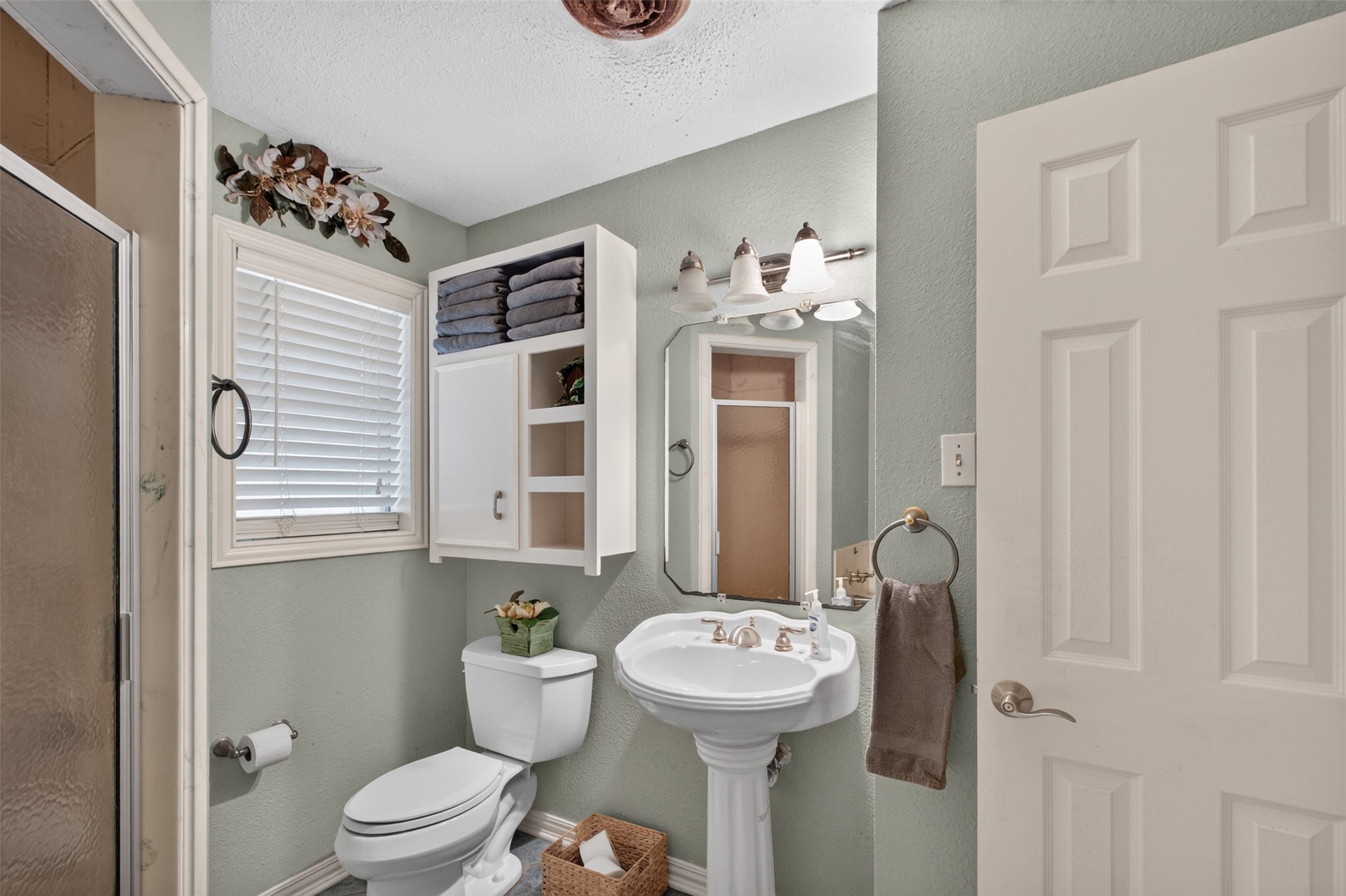 2713 Mazen Road Property Photo 15