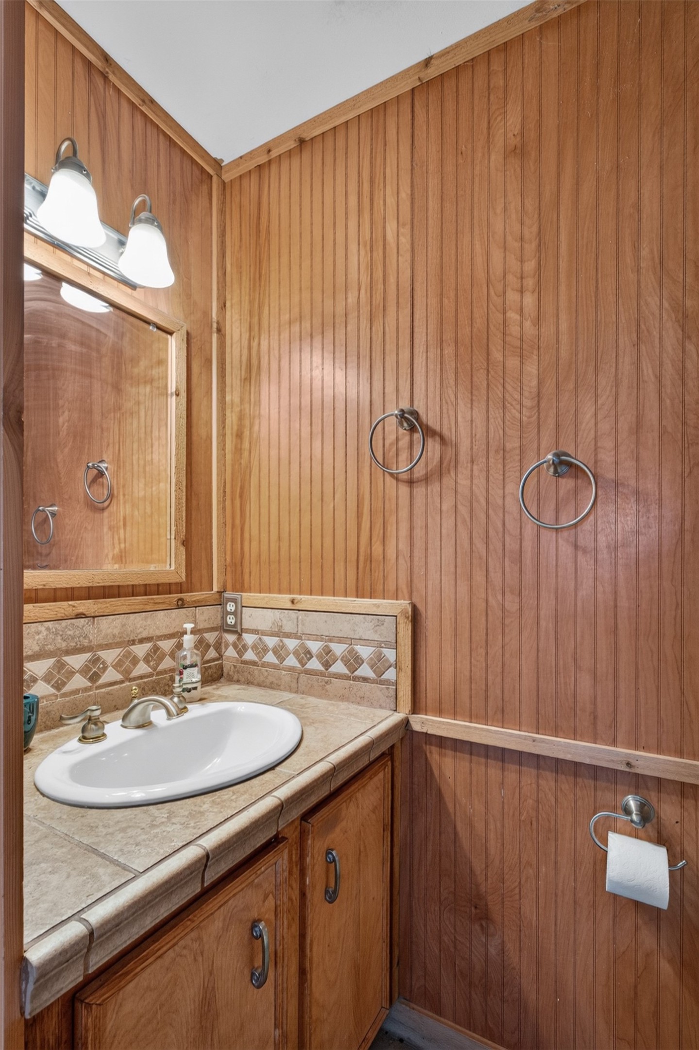 2713 Mazen Road Property Photo 20