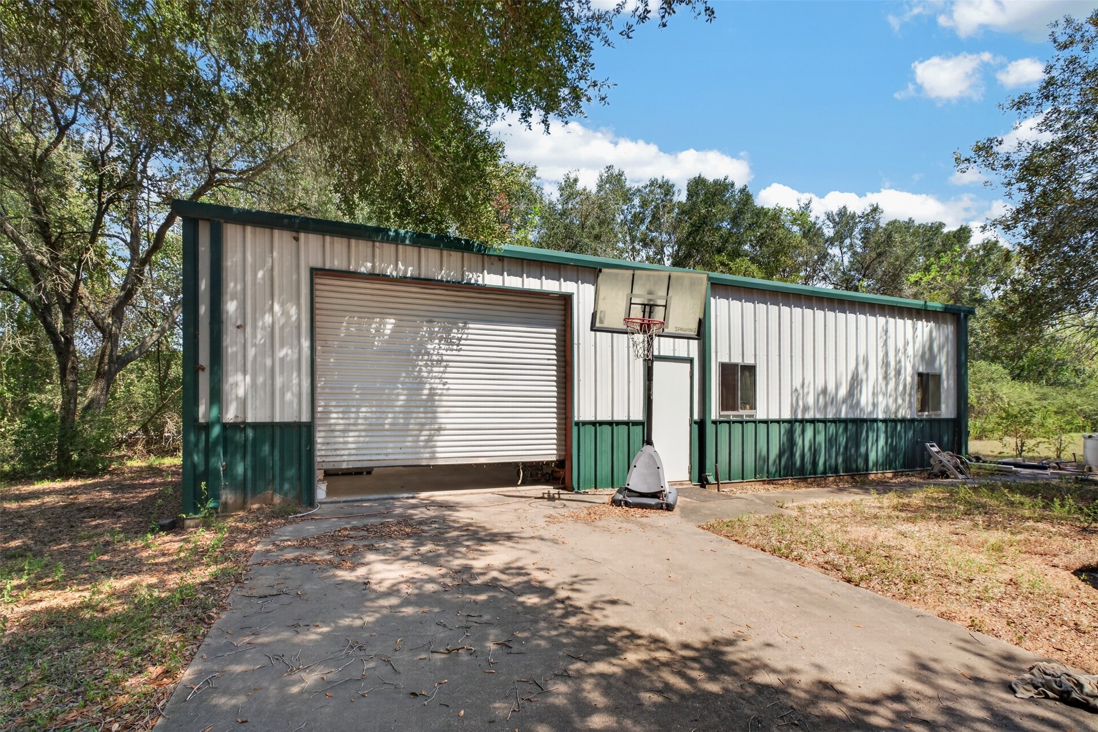2713 Mazen Road Property Photo 24