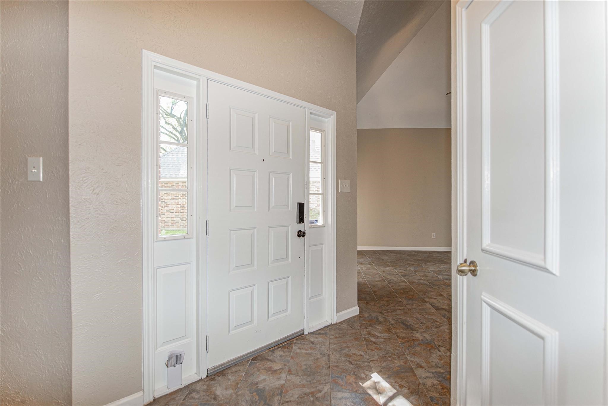 10131 Wayward Wind Lane Property Photo 4