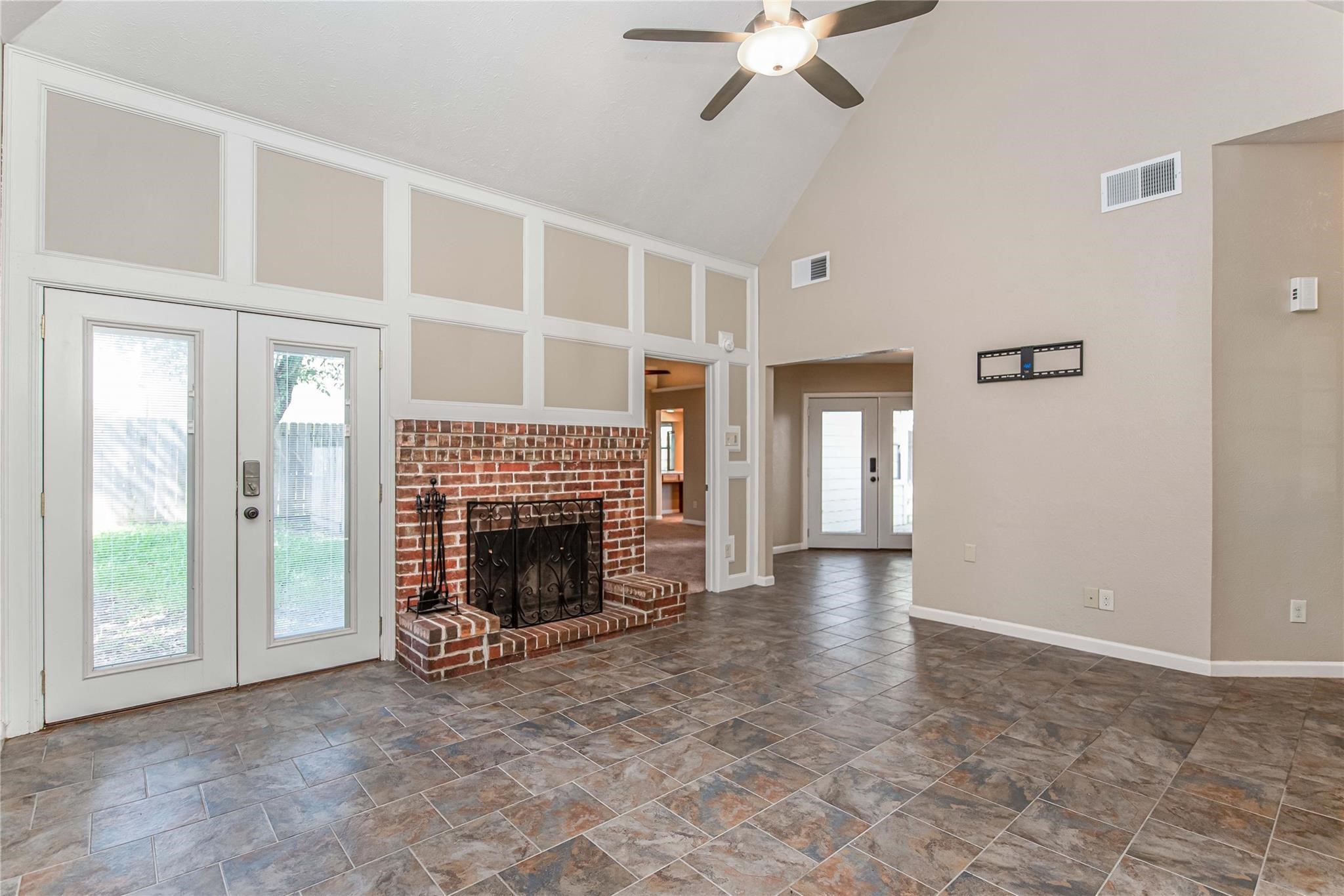 10131 Wayward Wind Lane Property Photo 6