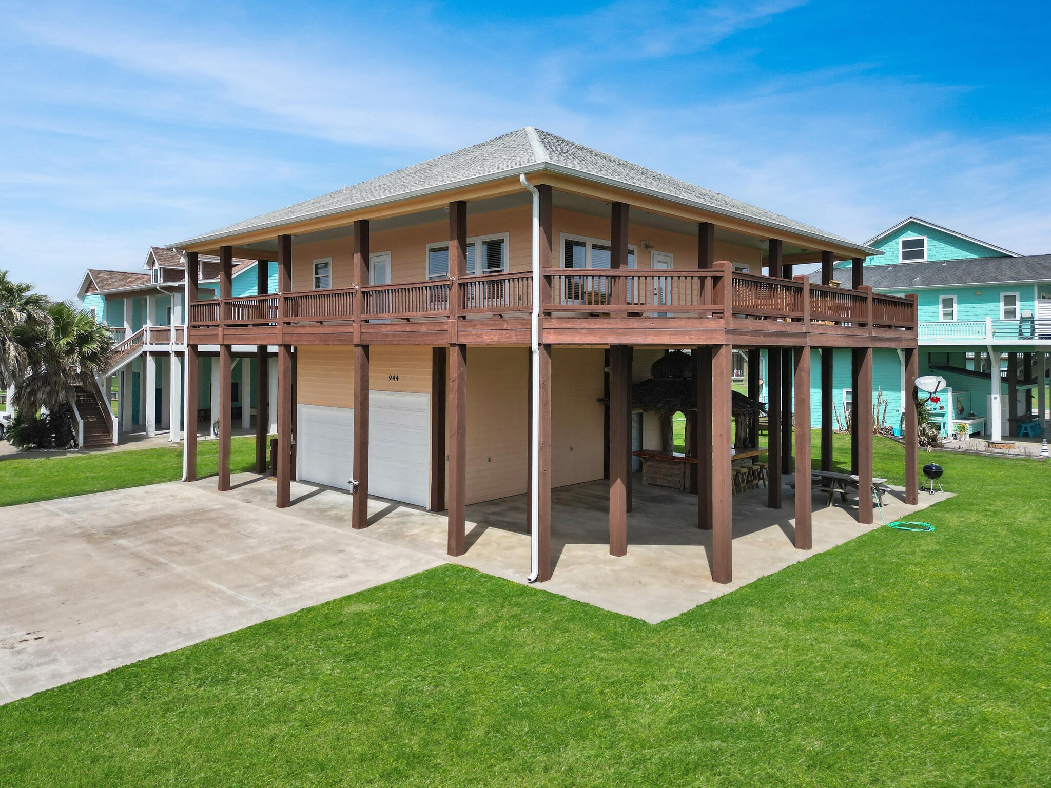 944 Raymond Property Photo 4