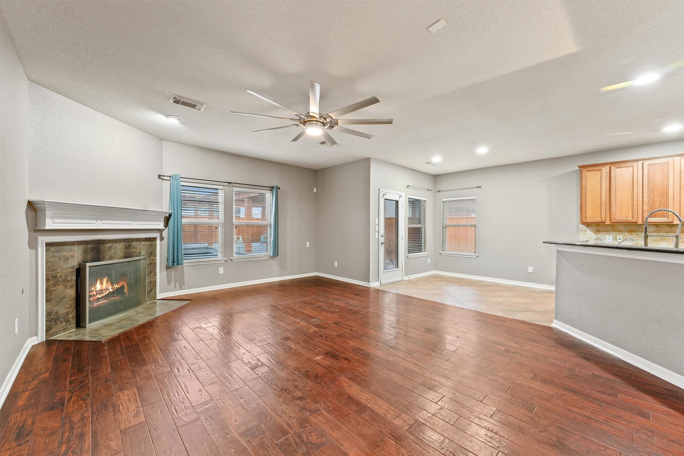 7507 Trail Hollow Property Photo 8
