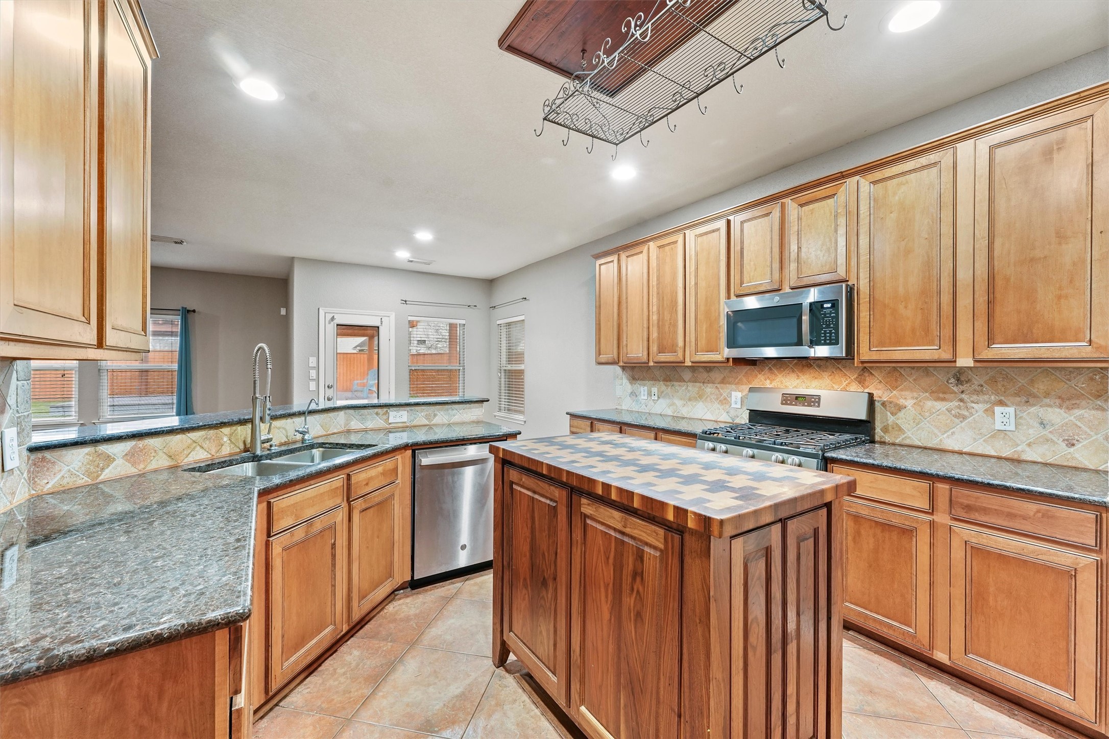 7507 Trail Hollow Property Photo 9