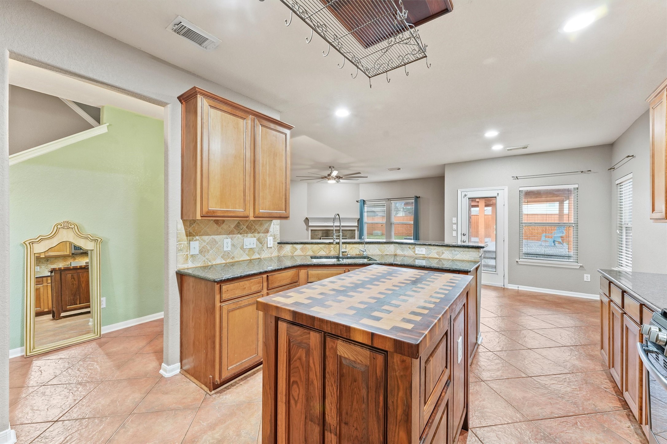 7507 Trail Hollow Property Photo 10