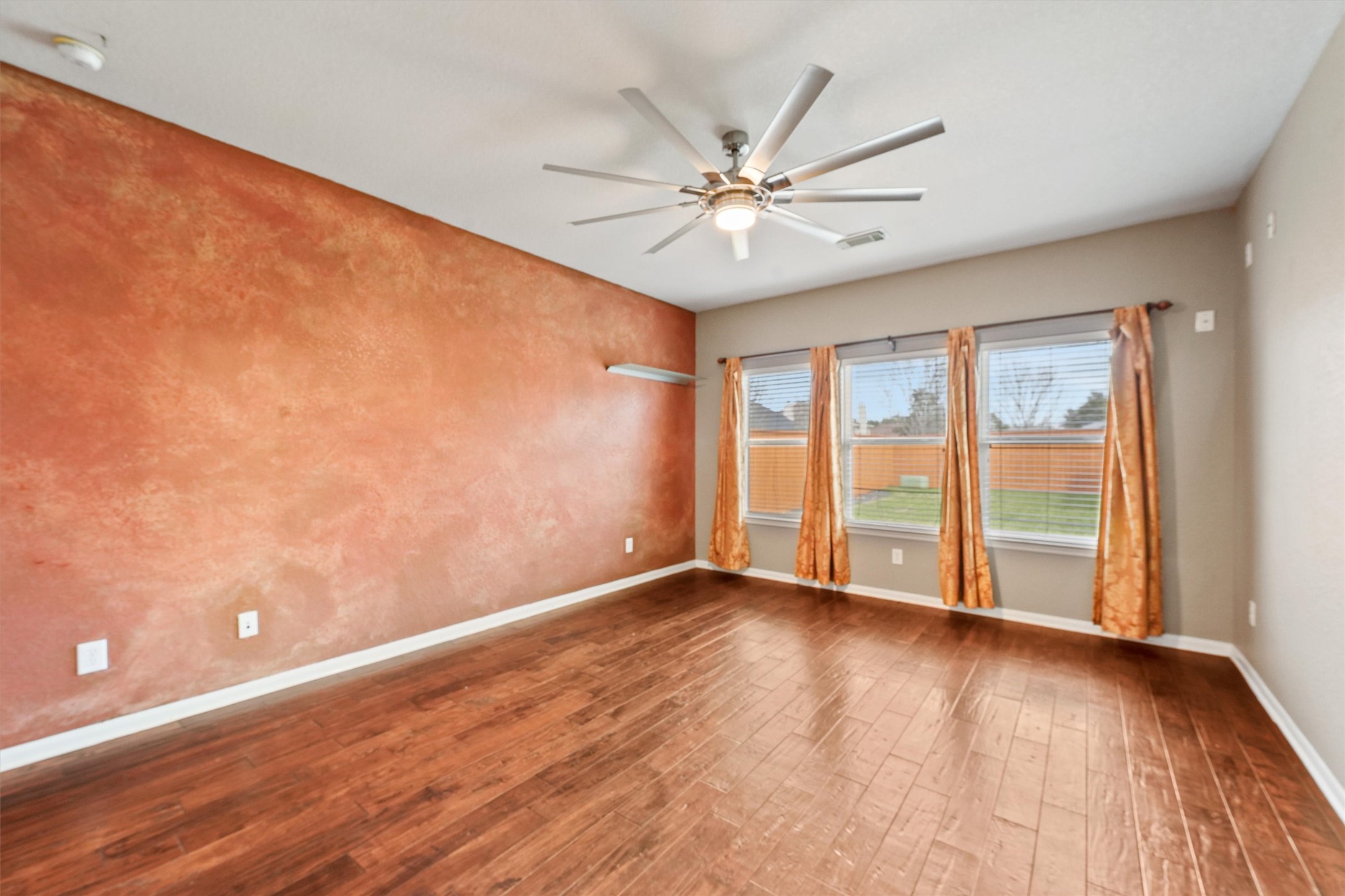7507 Trail Hollow Property Photo 12