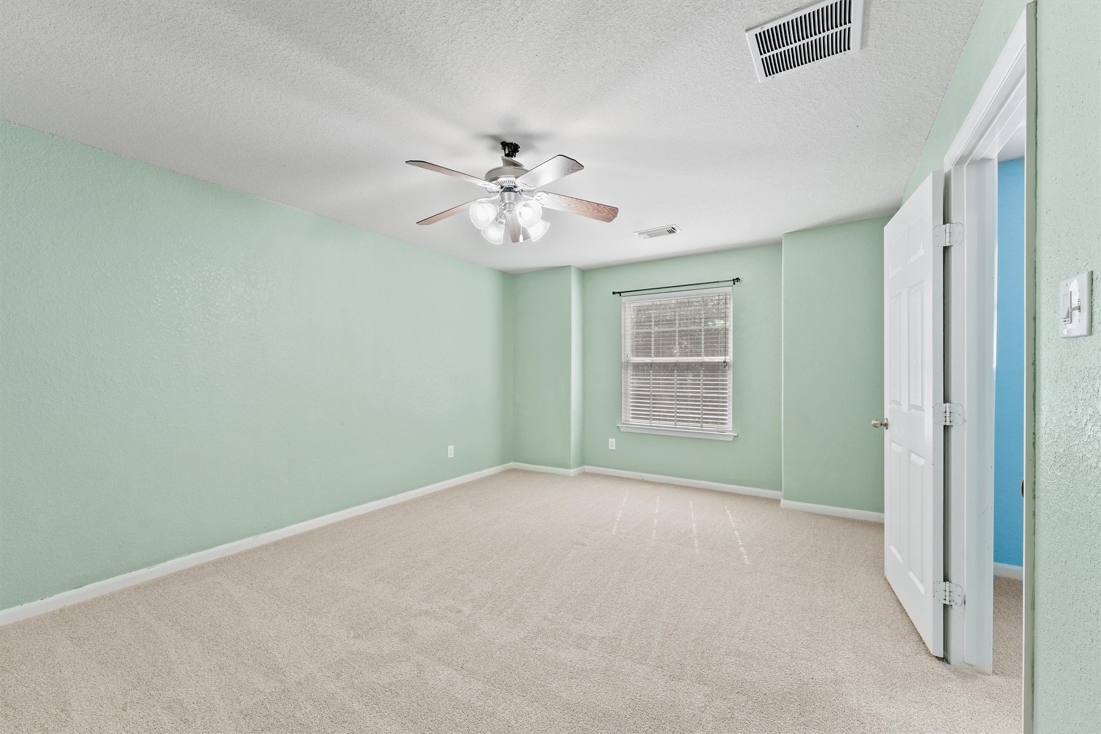 7507 Trail Hollow Property Photo 18