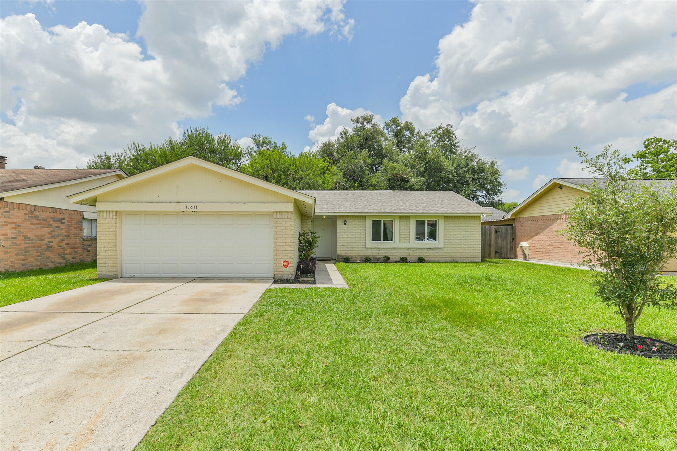 11611 Old Telegraph Road Property Photo 1