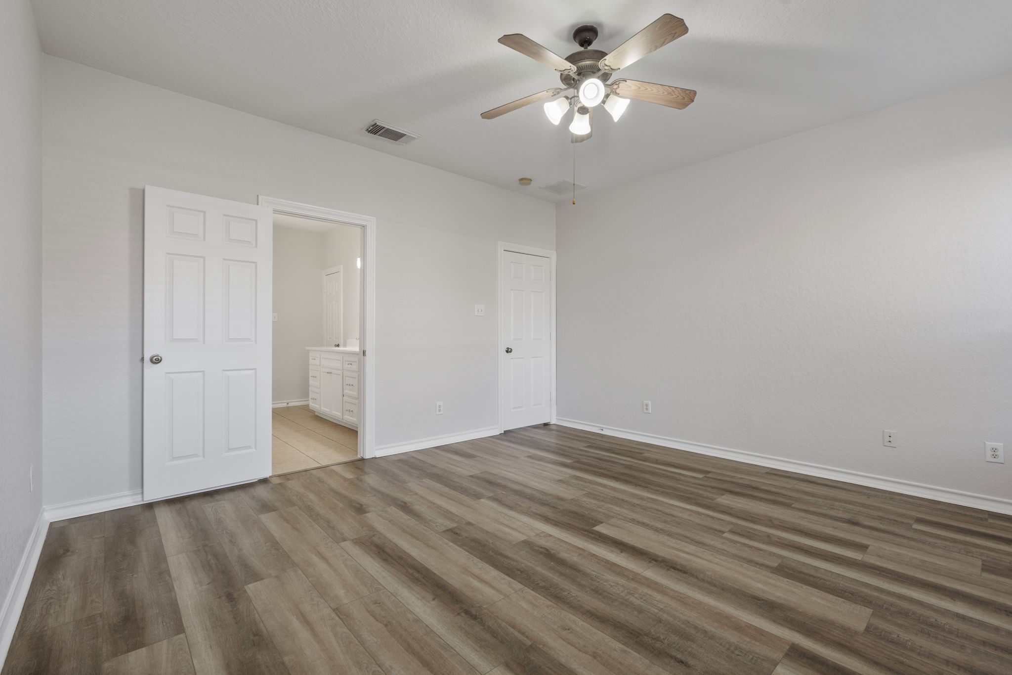3323 Legends Mist Drive Property Photo 13