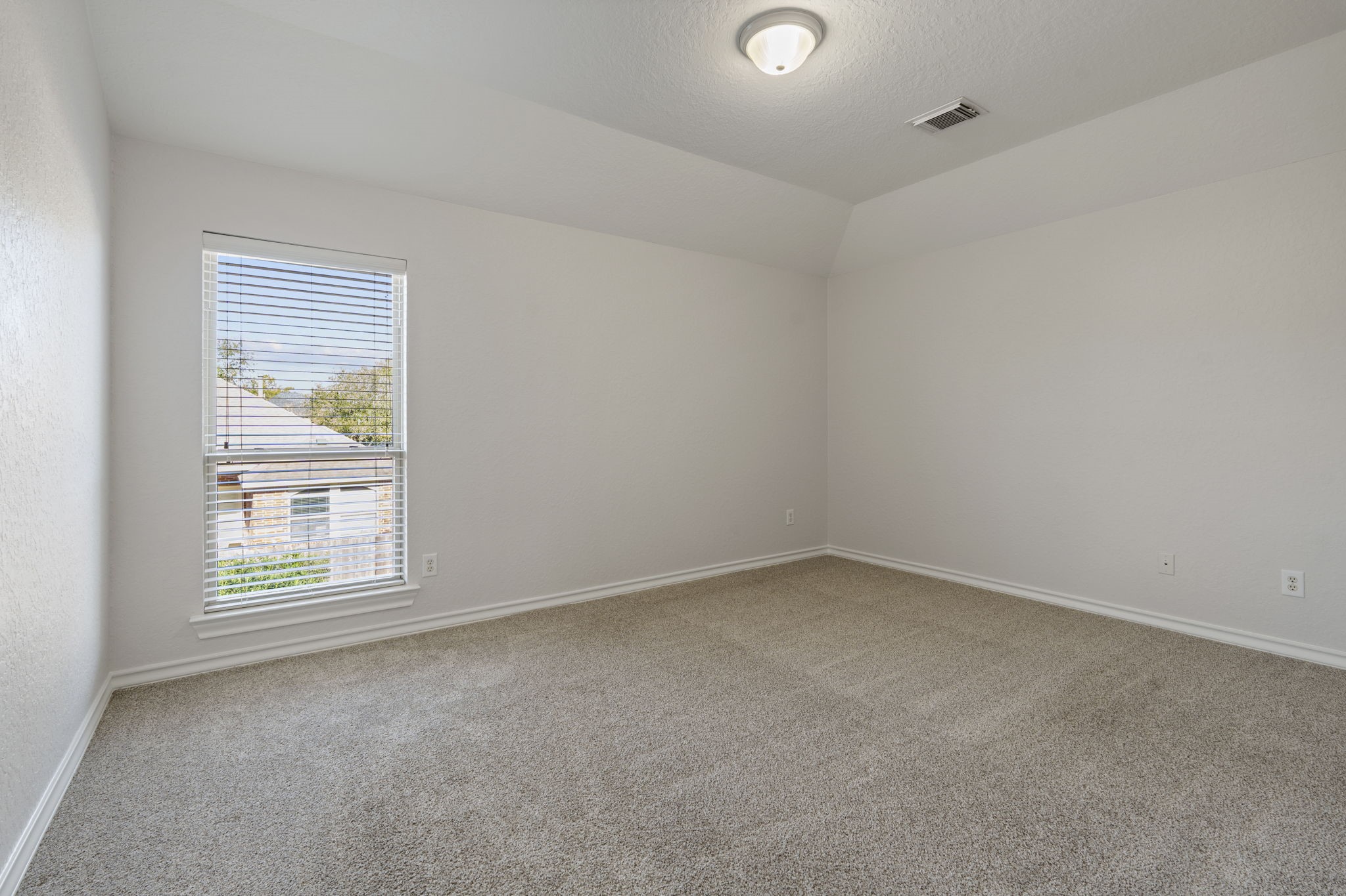 3323 Legends Mist Drive Property Photo 18