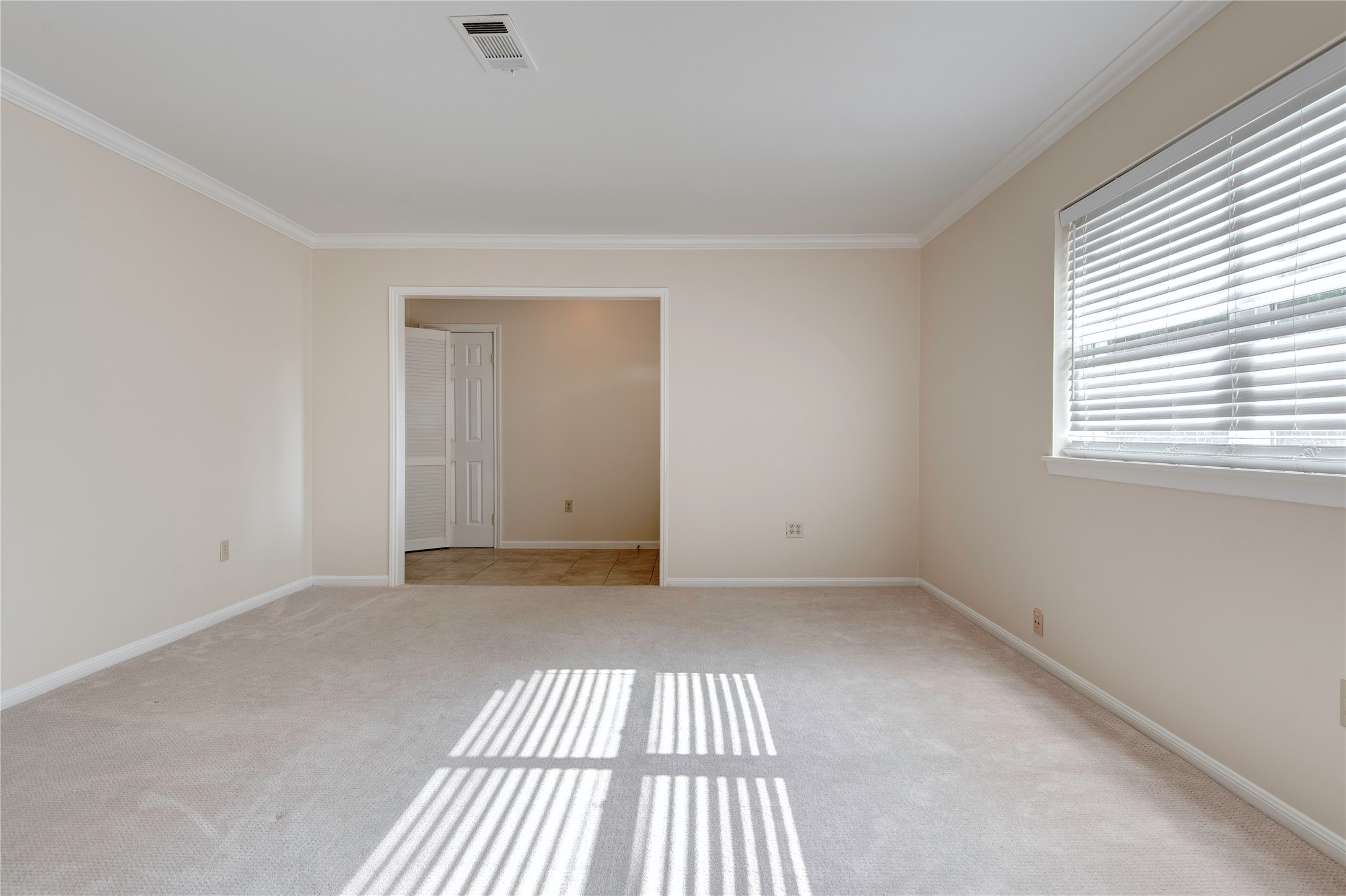 6214 Rutherglenn Drive Property Photo 4
