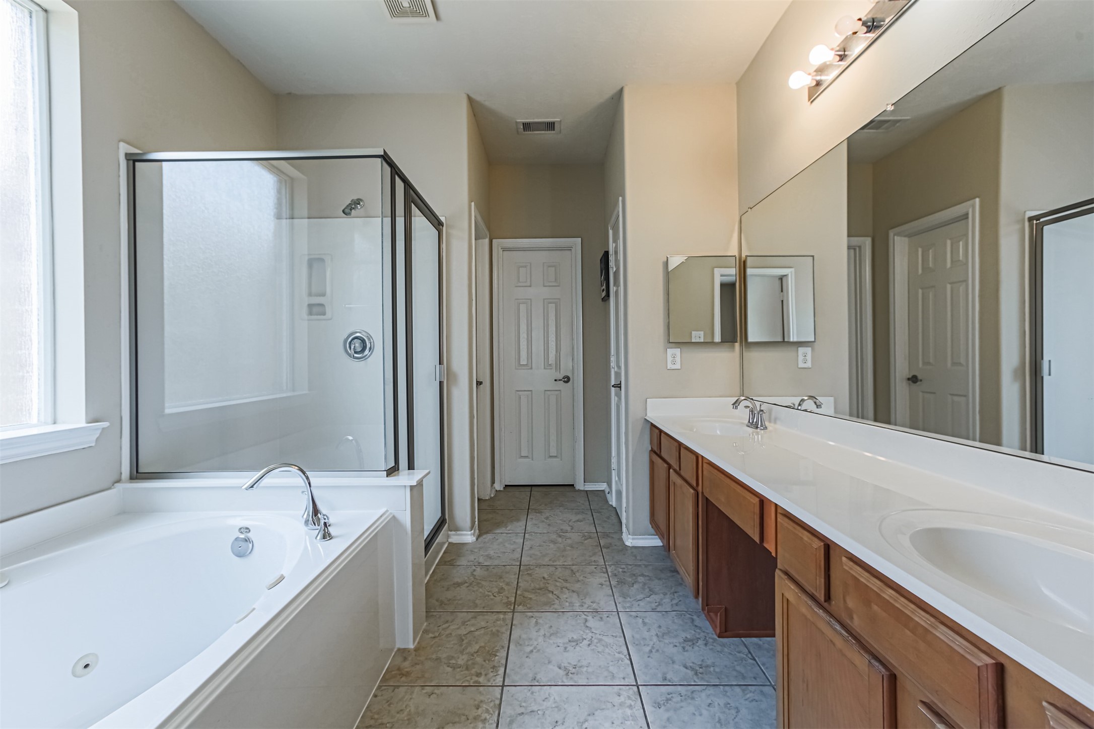 19707 Shallow Shaft Ln Property Photo 16