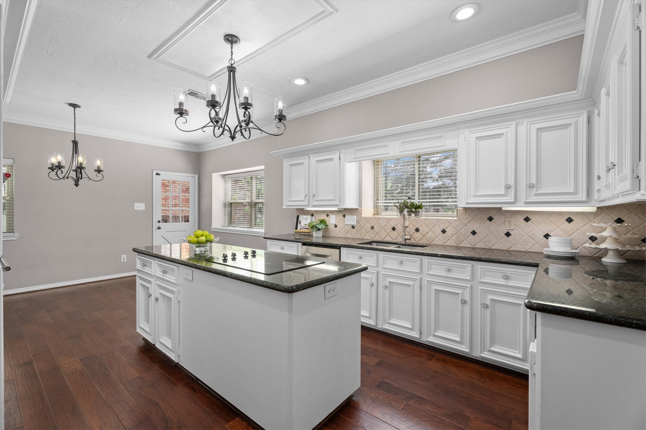 16267 Salmon Lane Property Photo 9
