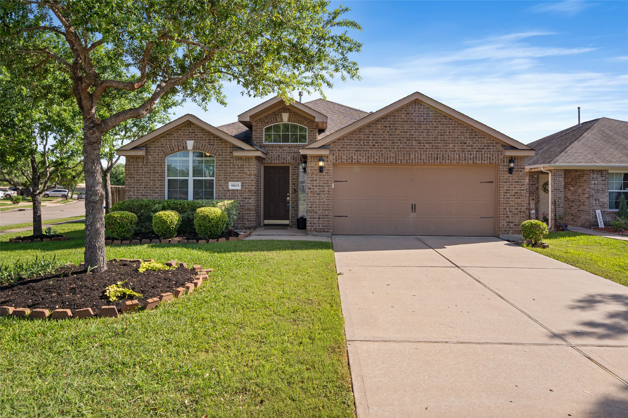 9803 Onyx Trail Drive Property Photo 1