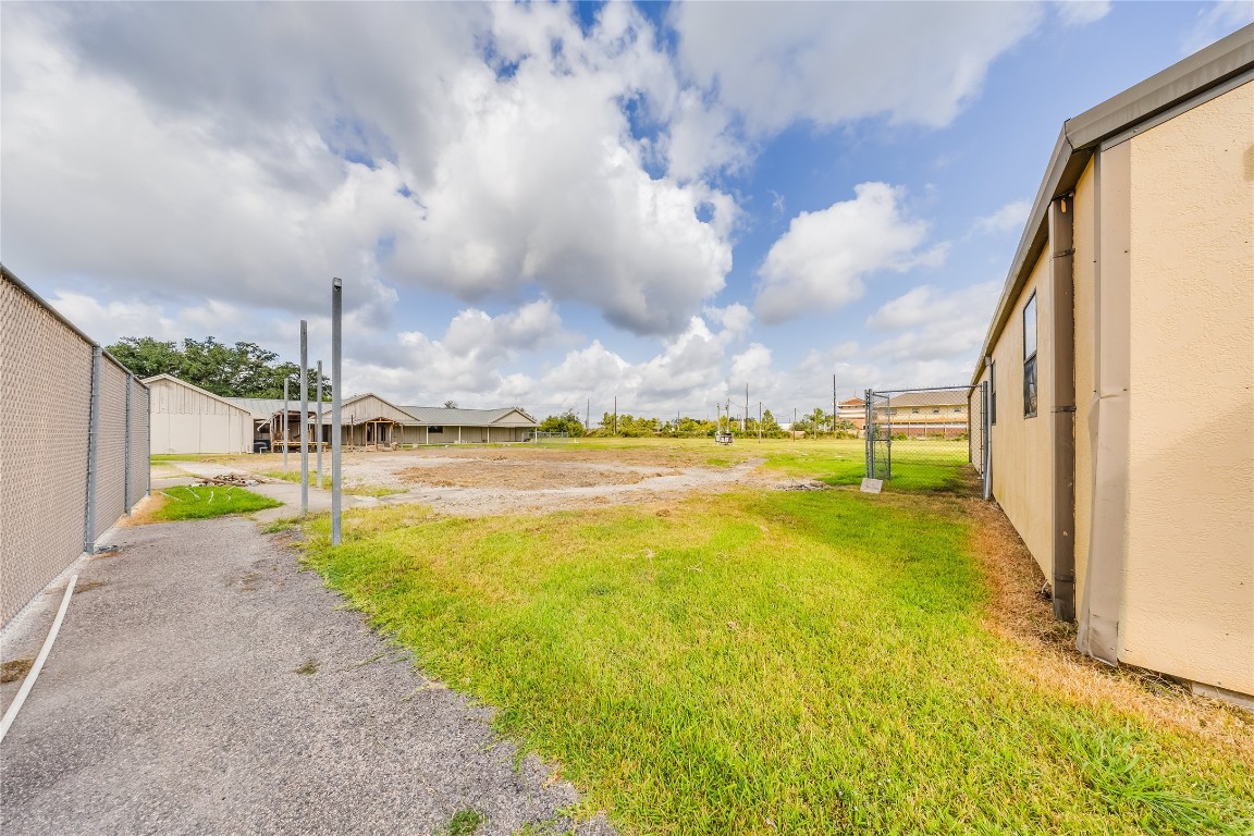4227 Old Chocolate Bayou Road Property Photo 4