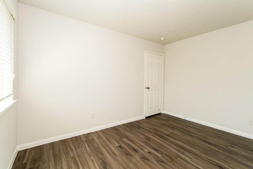5571 Latta Plantation Drive Property Photo 10