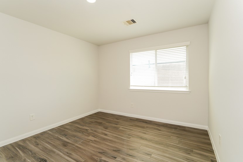 5571 Latta Plantation Drive Property Photo 12