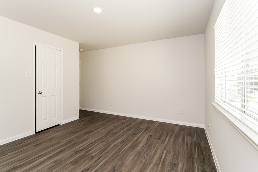 5571 Latta Plantation Drive Property Photo 13