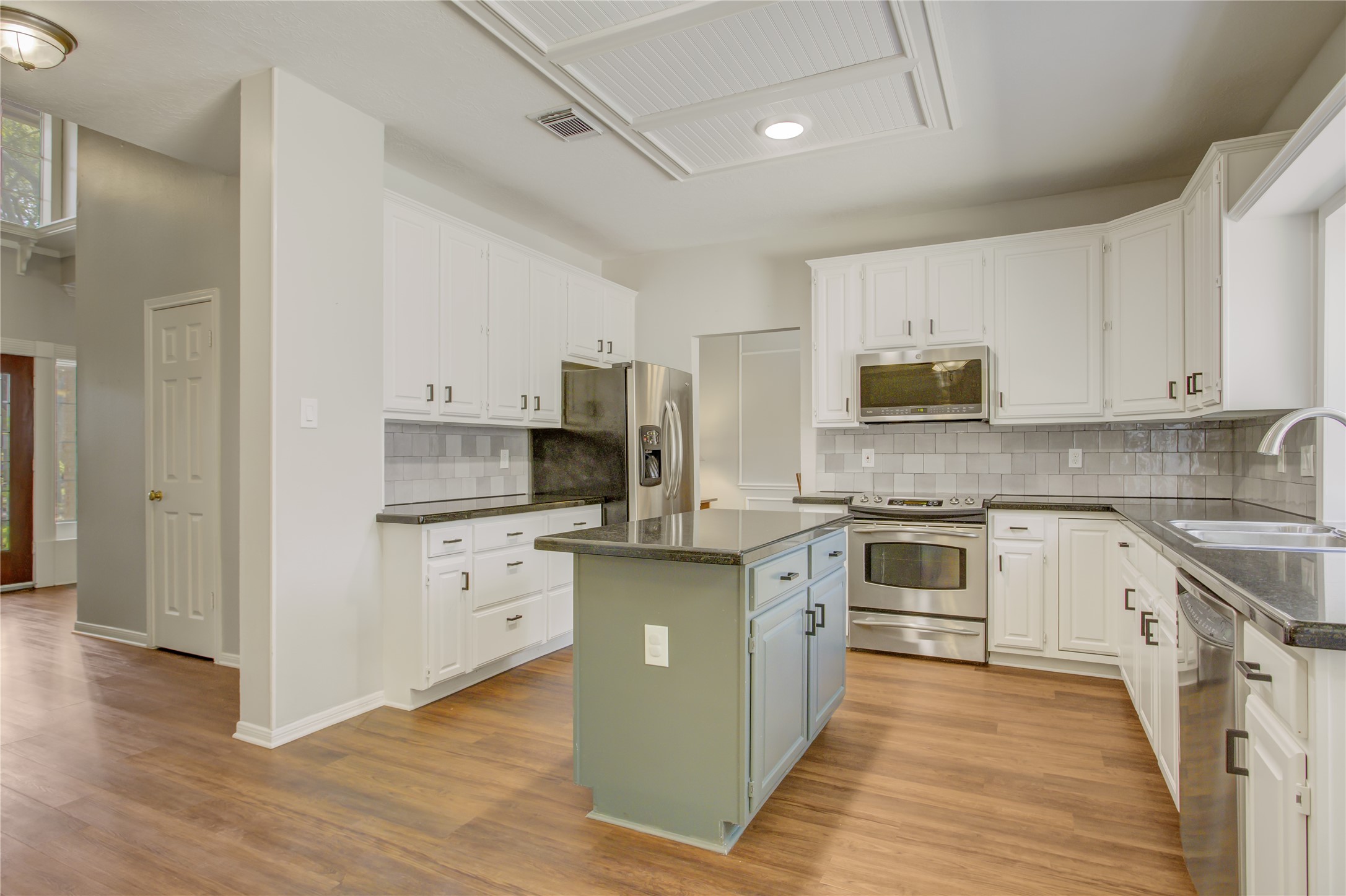 2826 Spring Lakes Property Photo 2