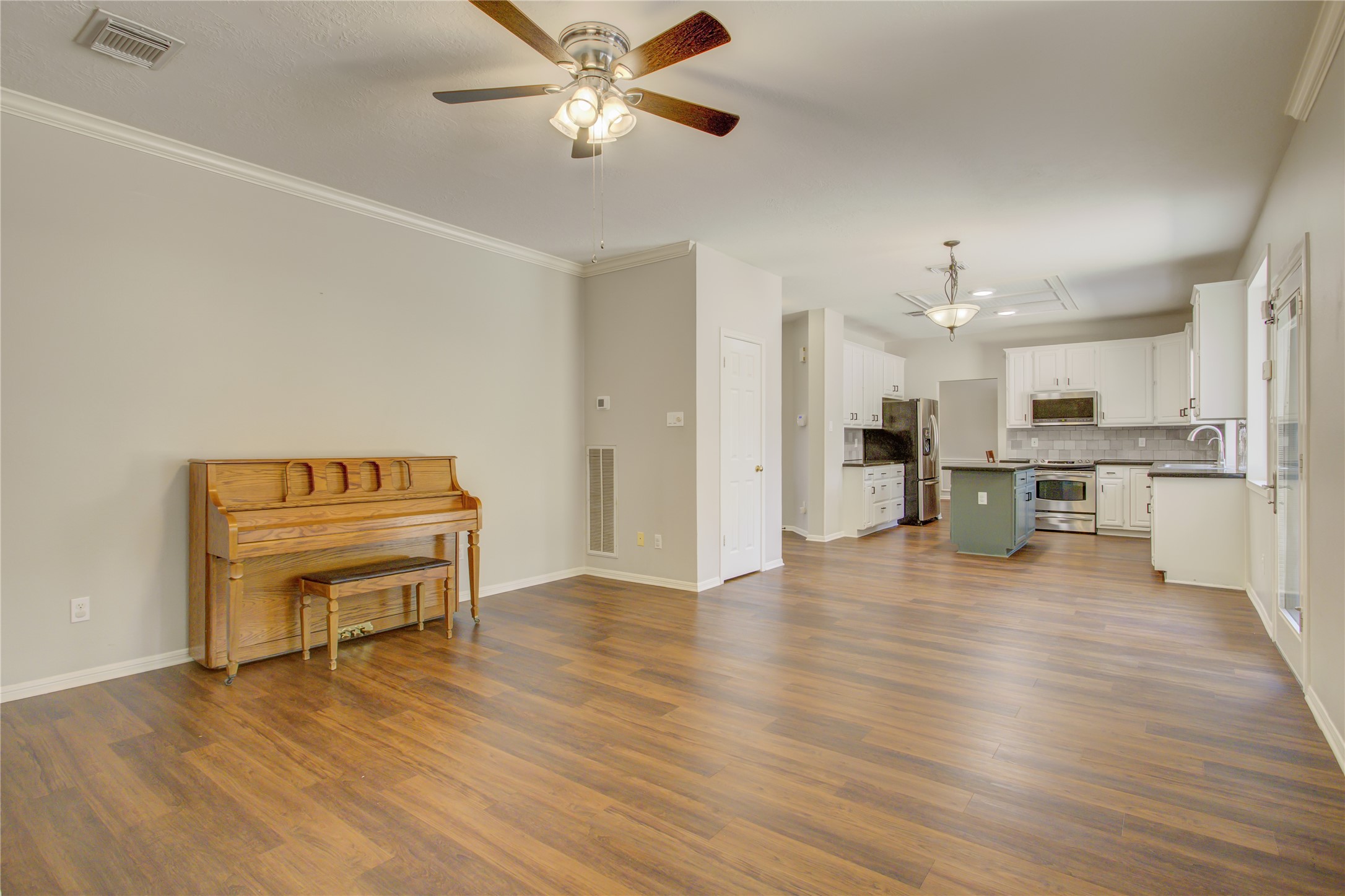 2826 Spring Lakes Property Photo 5