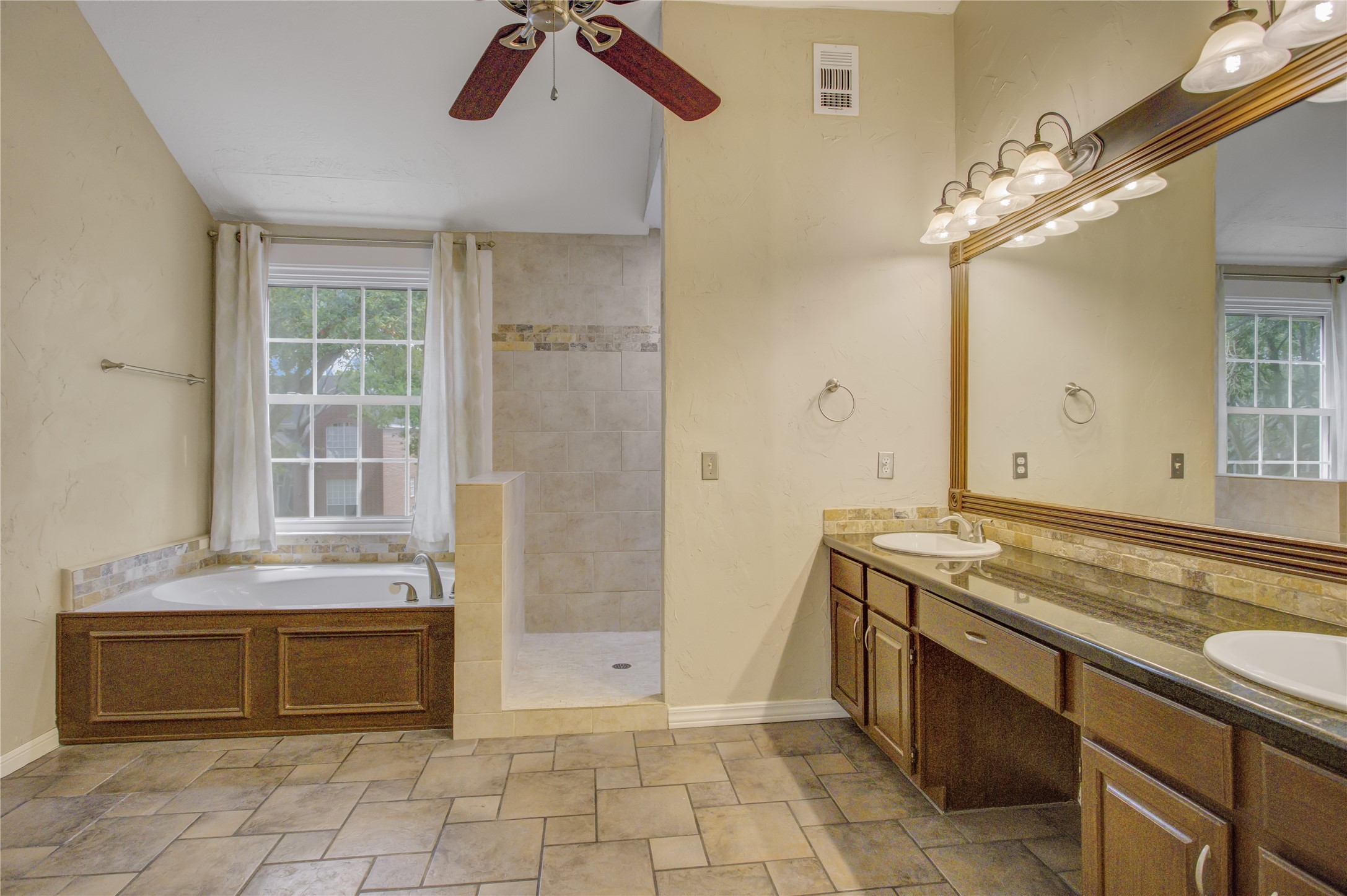 2826 Spring Lakes Property Photo 17