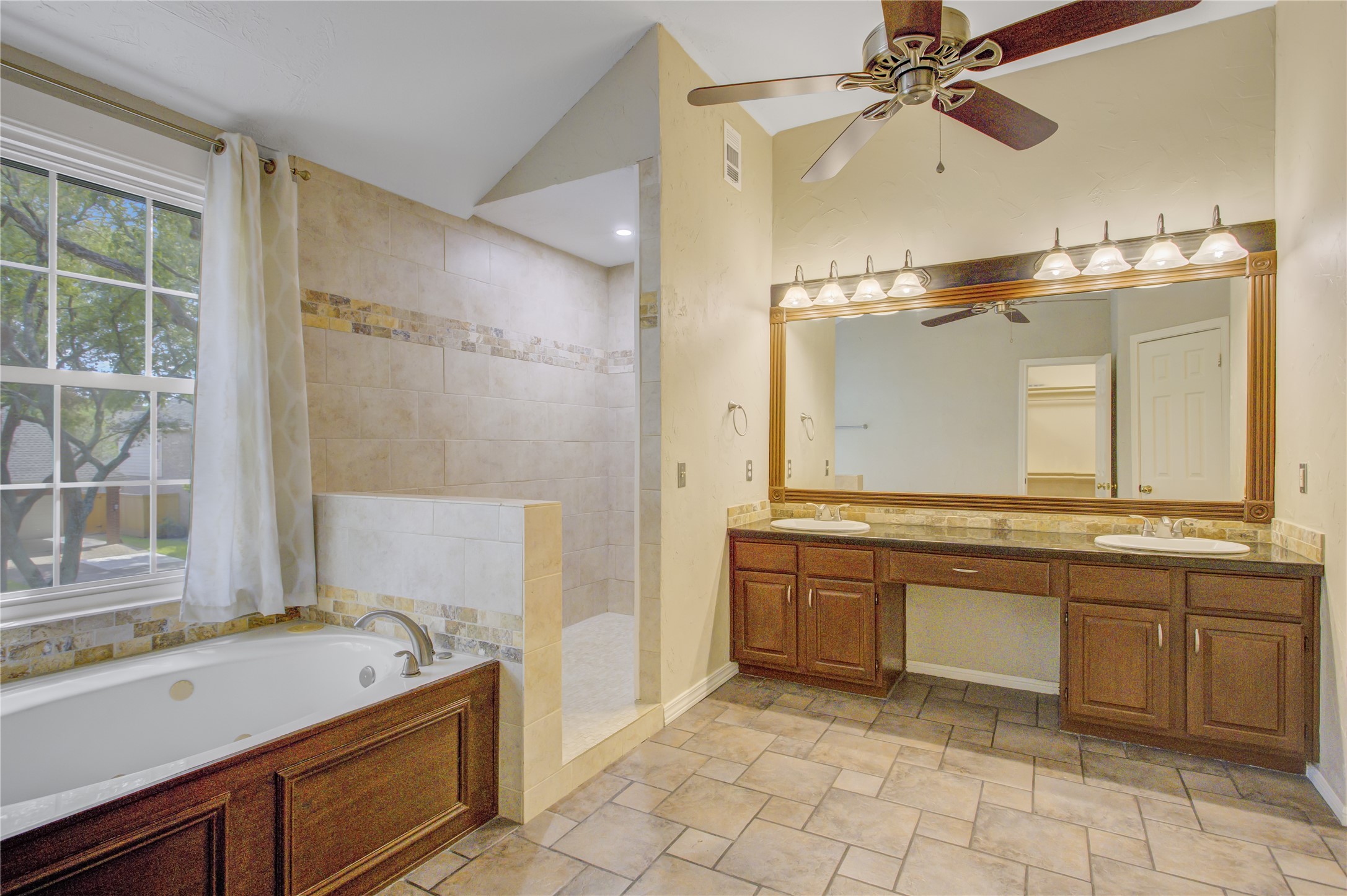 2826 Spring Lakes Property Photo 18