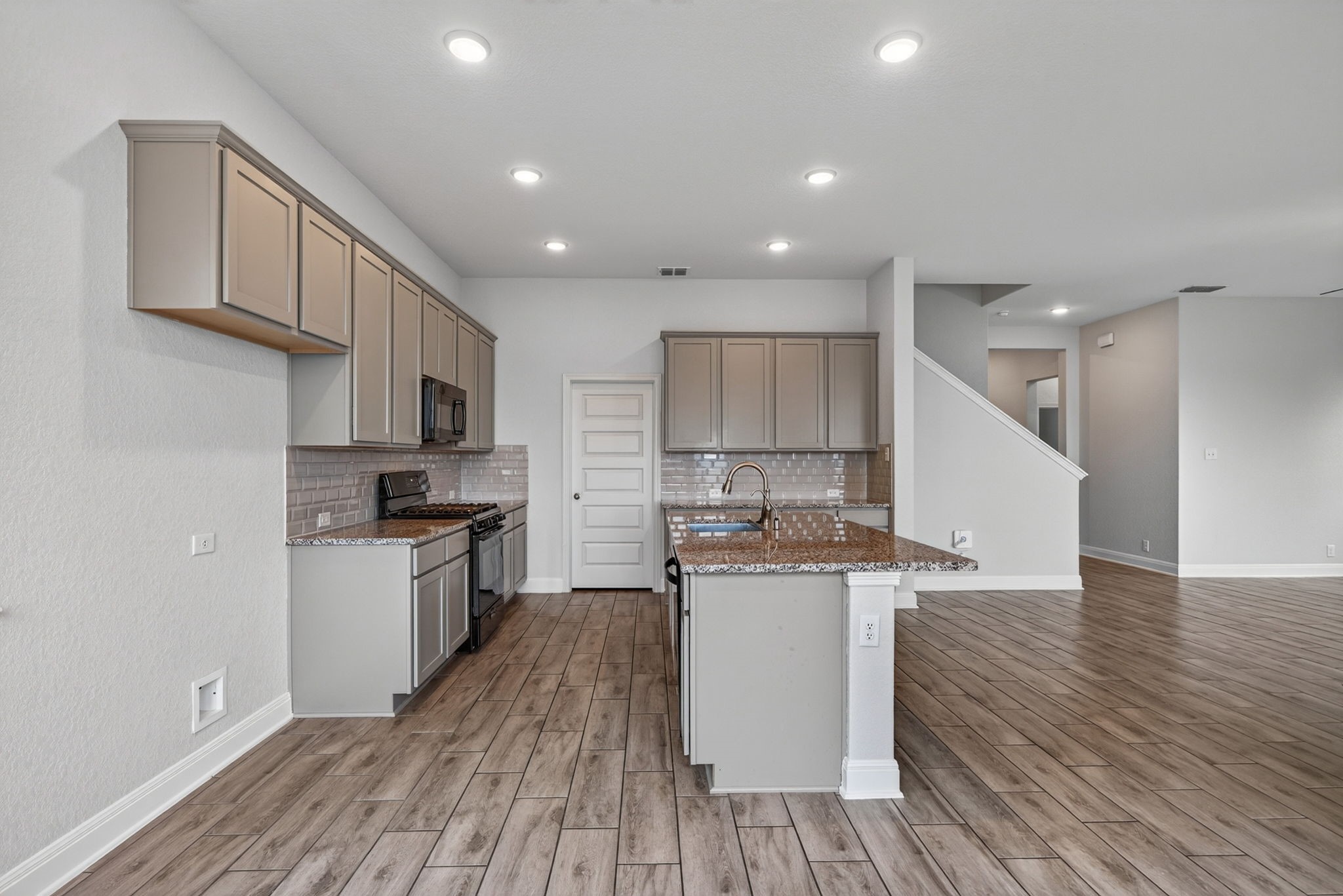 619 Wipper Property Photo 6
