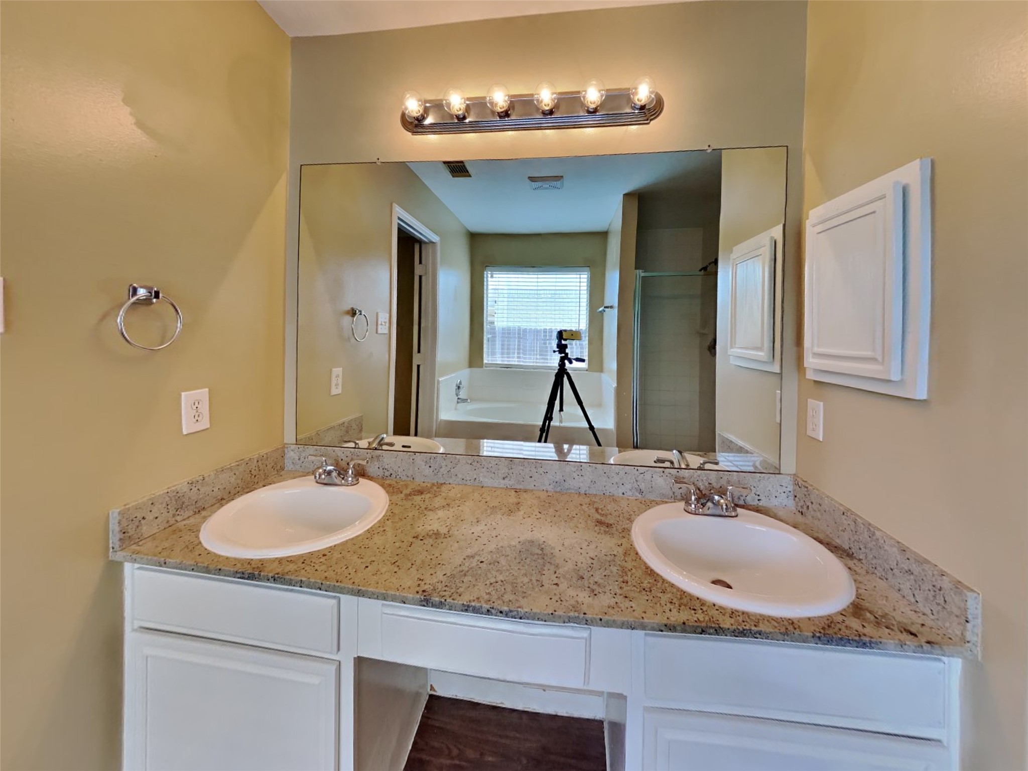 9812 Fair Brook Way Property Photo 8