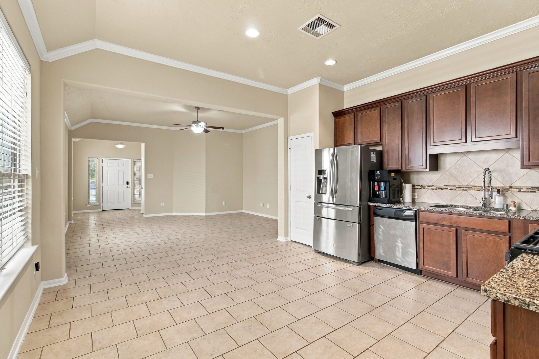 8117 E Pine Creek Bend Property Photo 8
