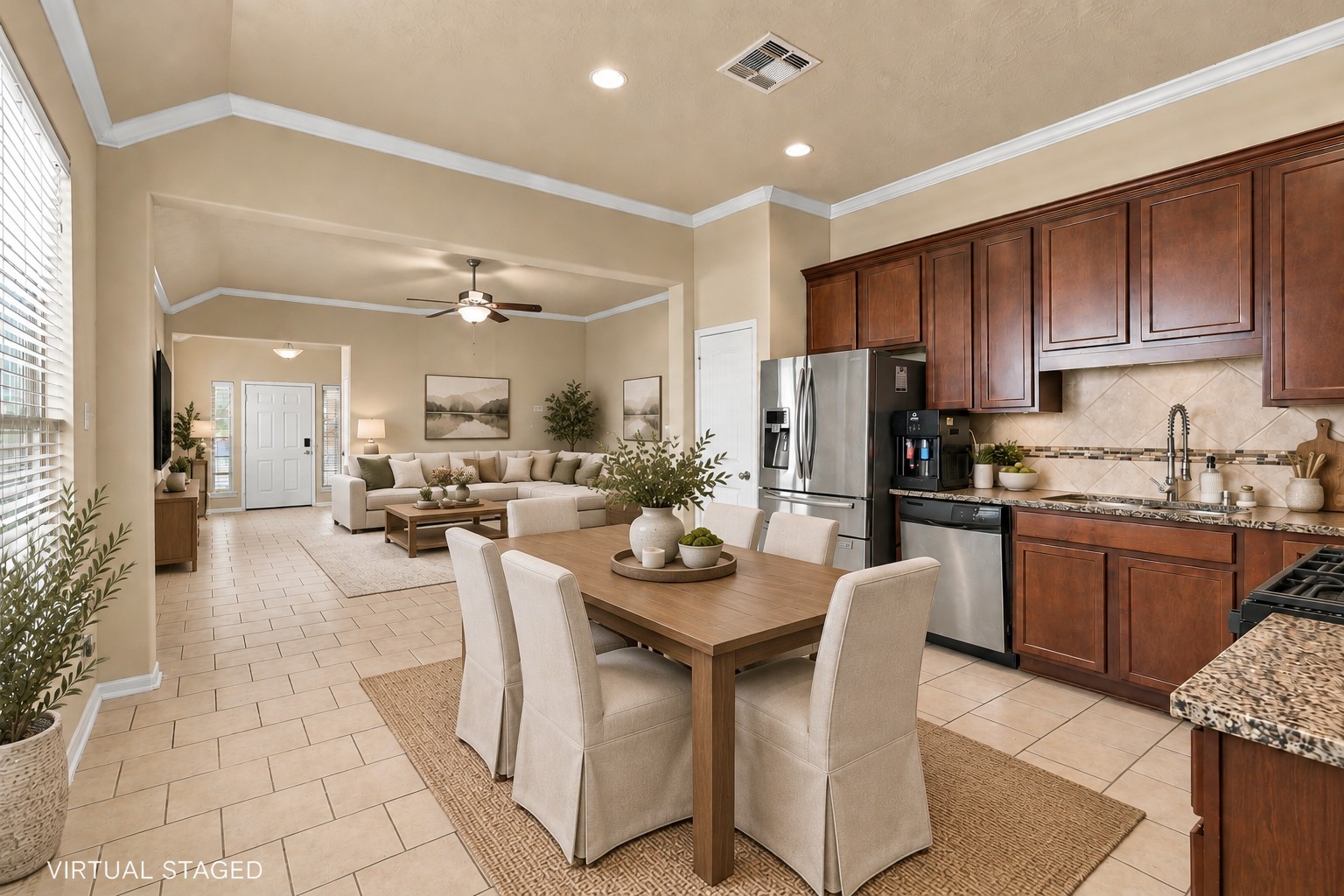 8117 E Pine Creek Bend Property Photo 9