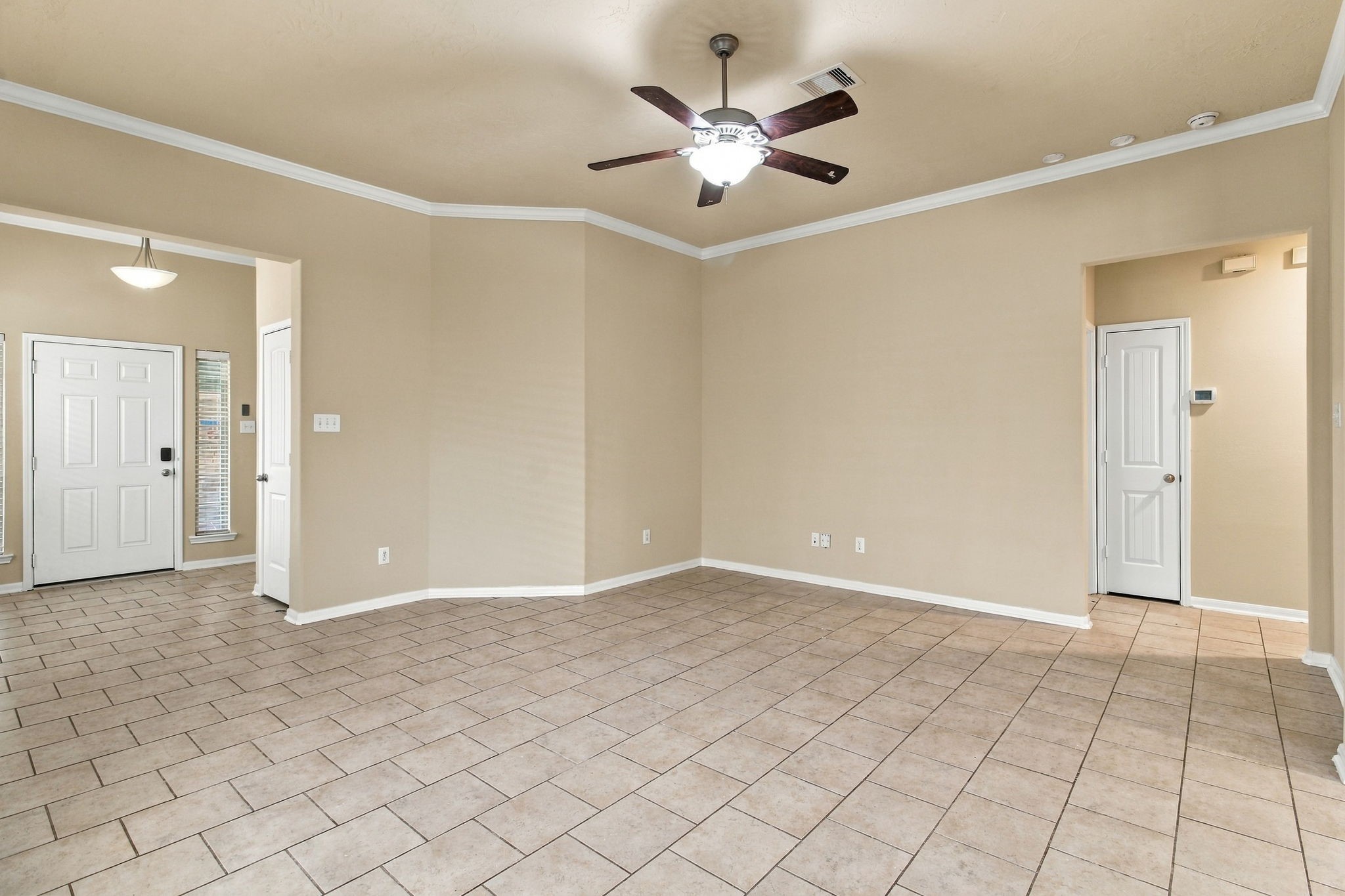 8117 E Pine Creek Bend Property Photo 10