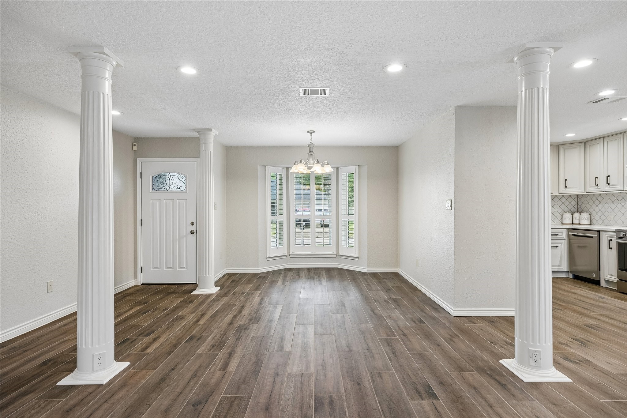 1809 Winding Creek Drive Property Photo 4