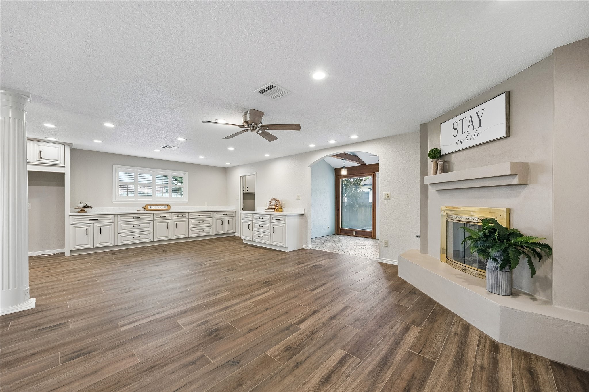 1809 Winding Creek Drive Property Photo 6