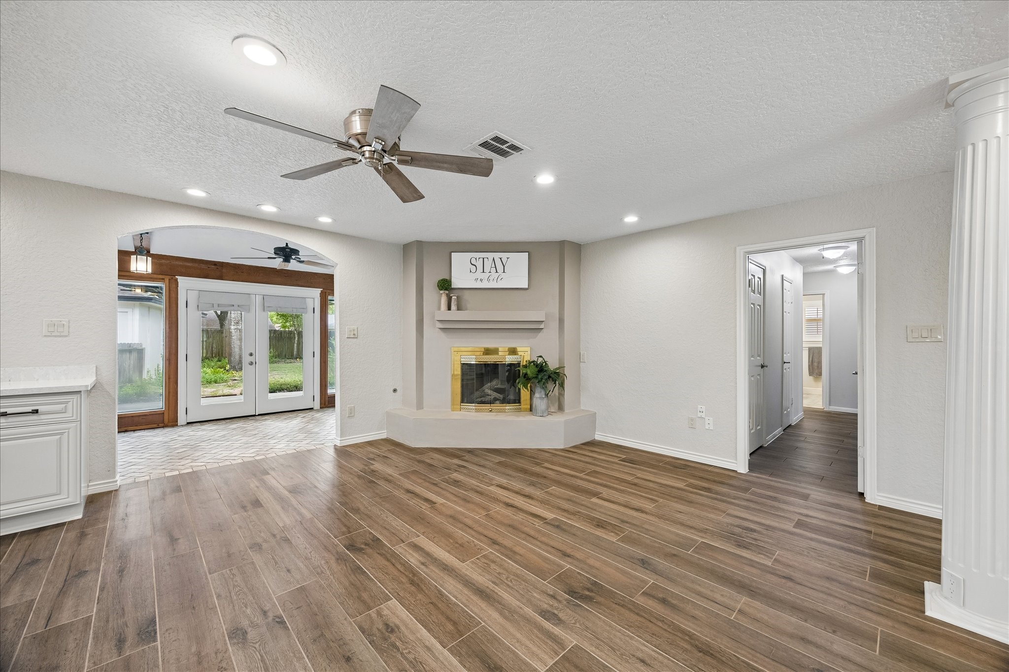 1809 Winding Creek Drive Property Photo 7