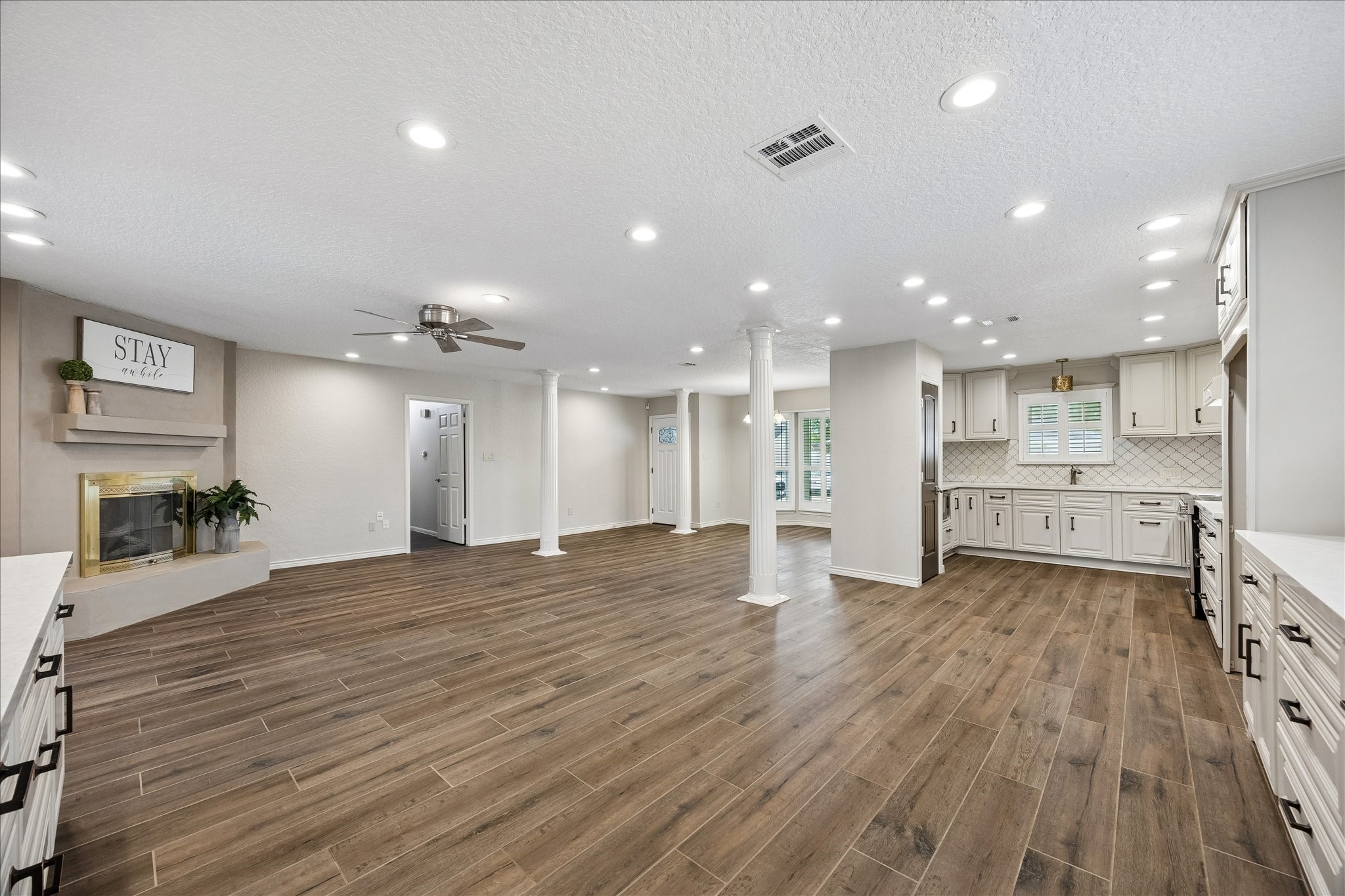 1809 Winding Creek Drive Property Photo 8