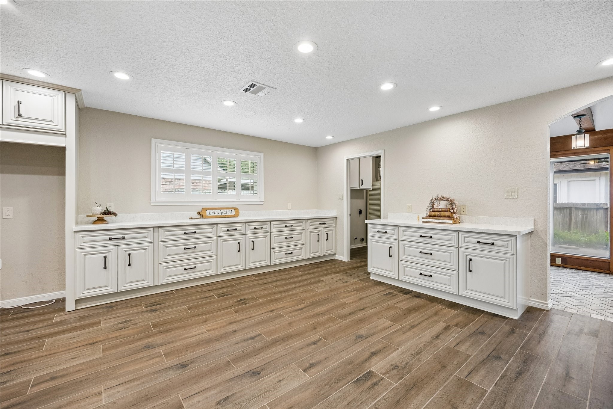 1809 Winding Creek Drive Property Photo 9