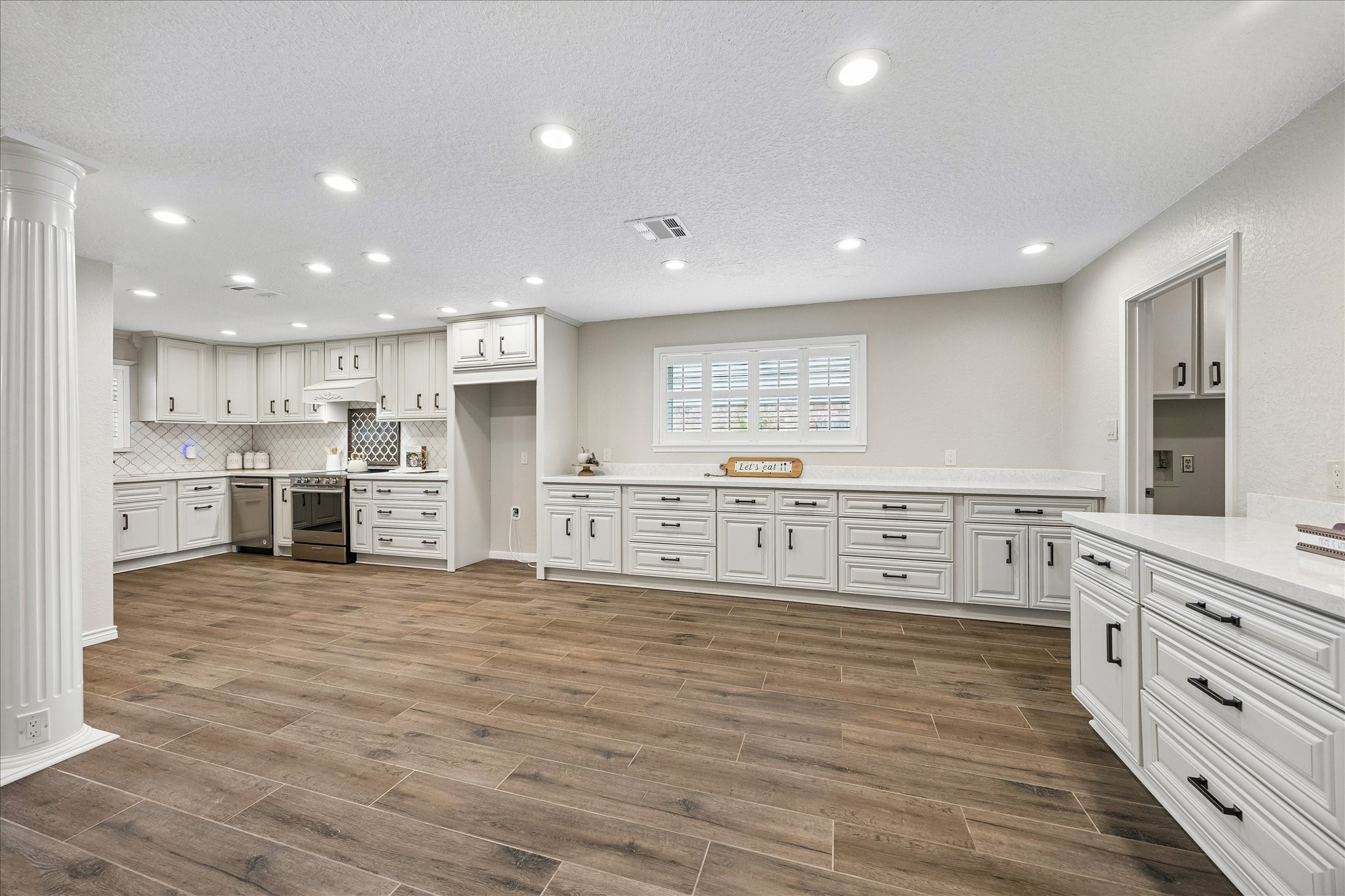 1809 Winding Creek Drive Property Photo 10