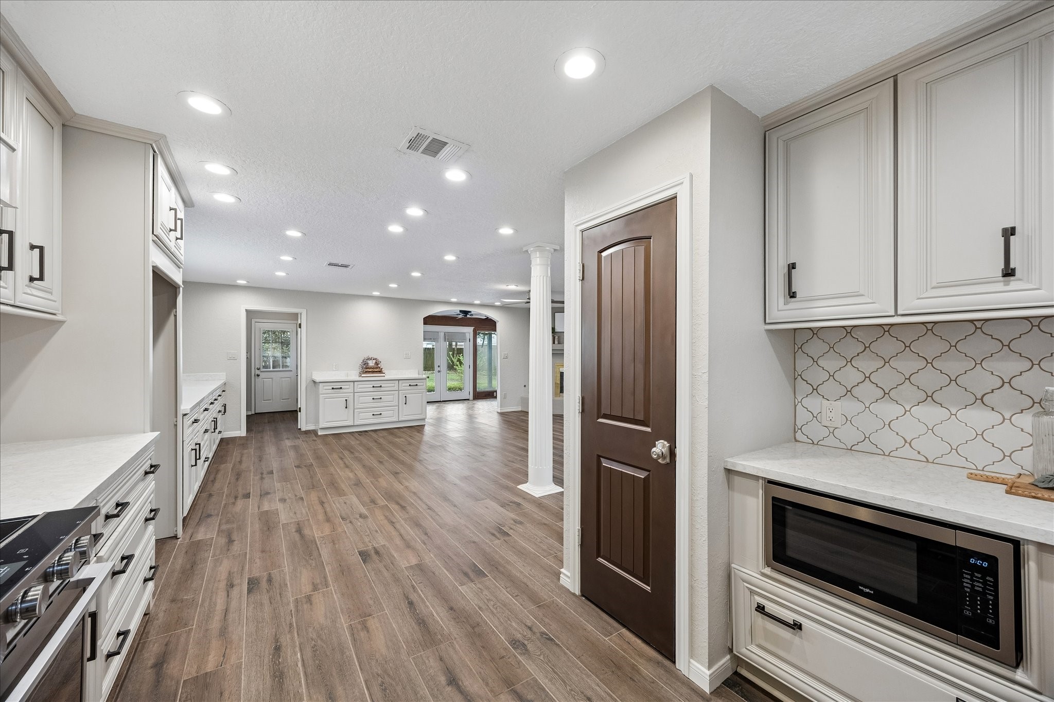 1809 Winding Creek Drive Property Photo 12