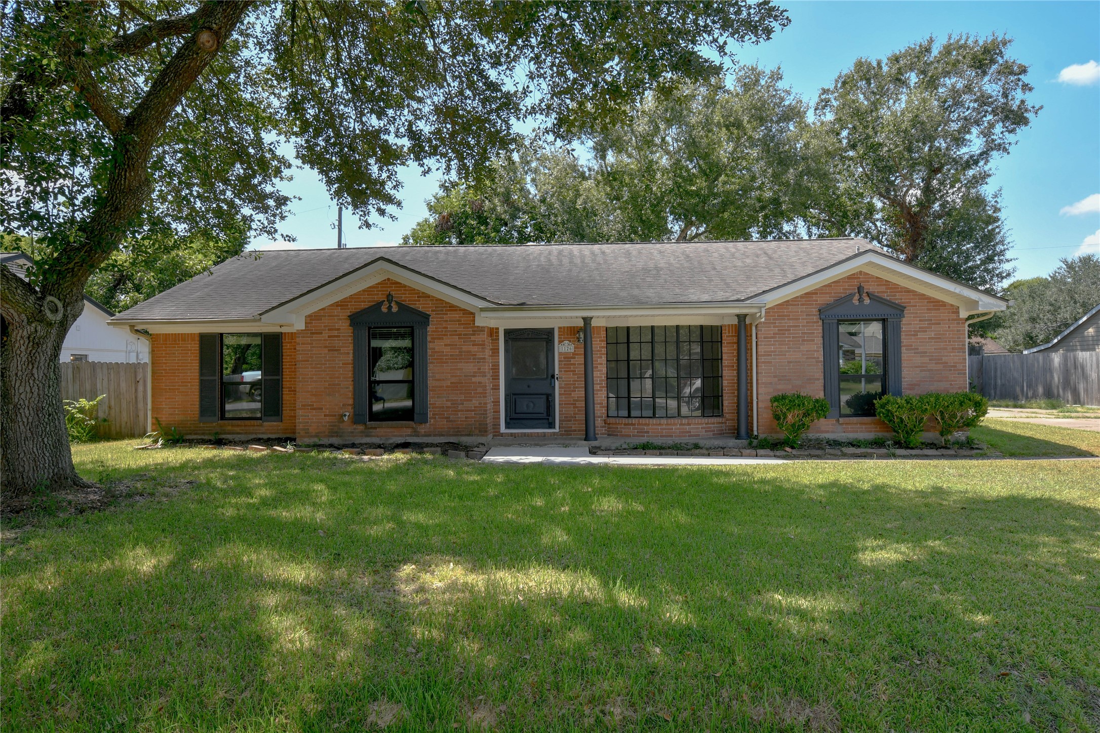 1126 Robert Street Property Photo 1