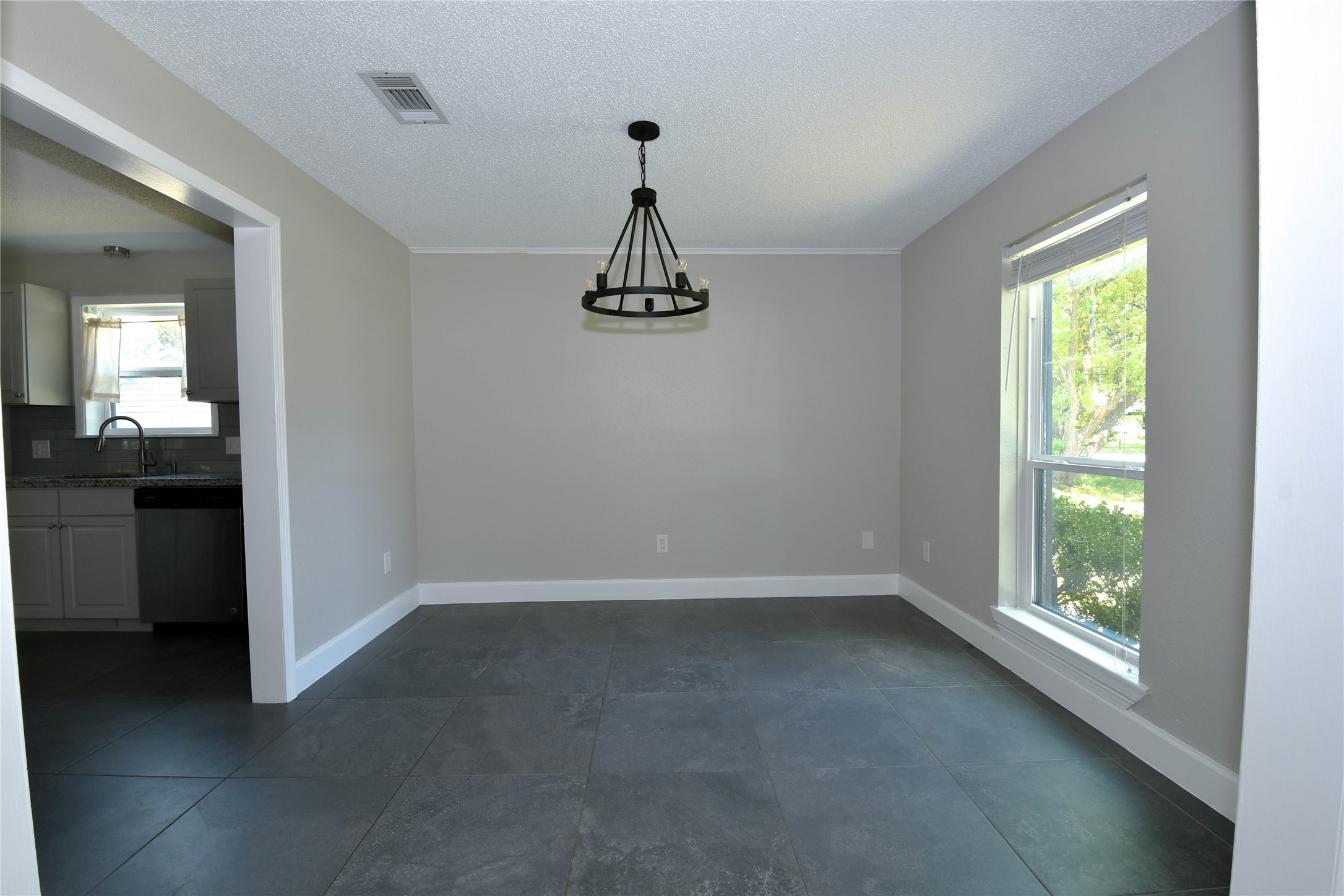 1126 Robert Street Property Photo 4