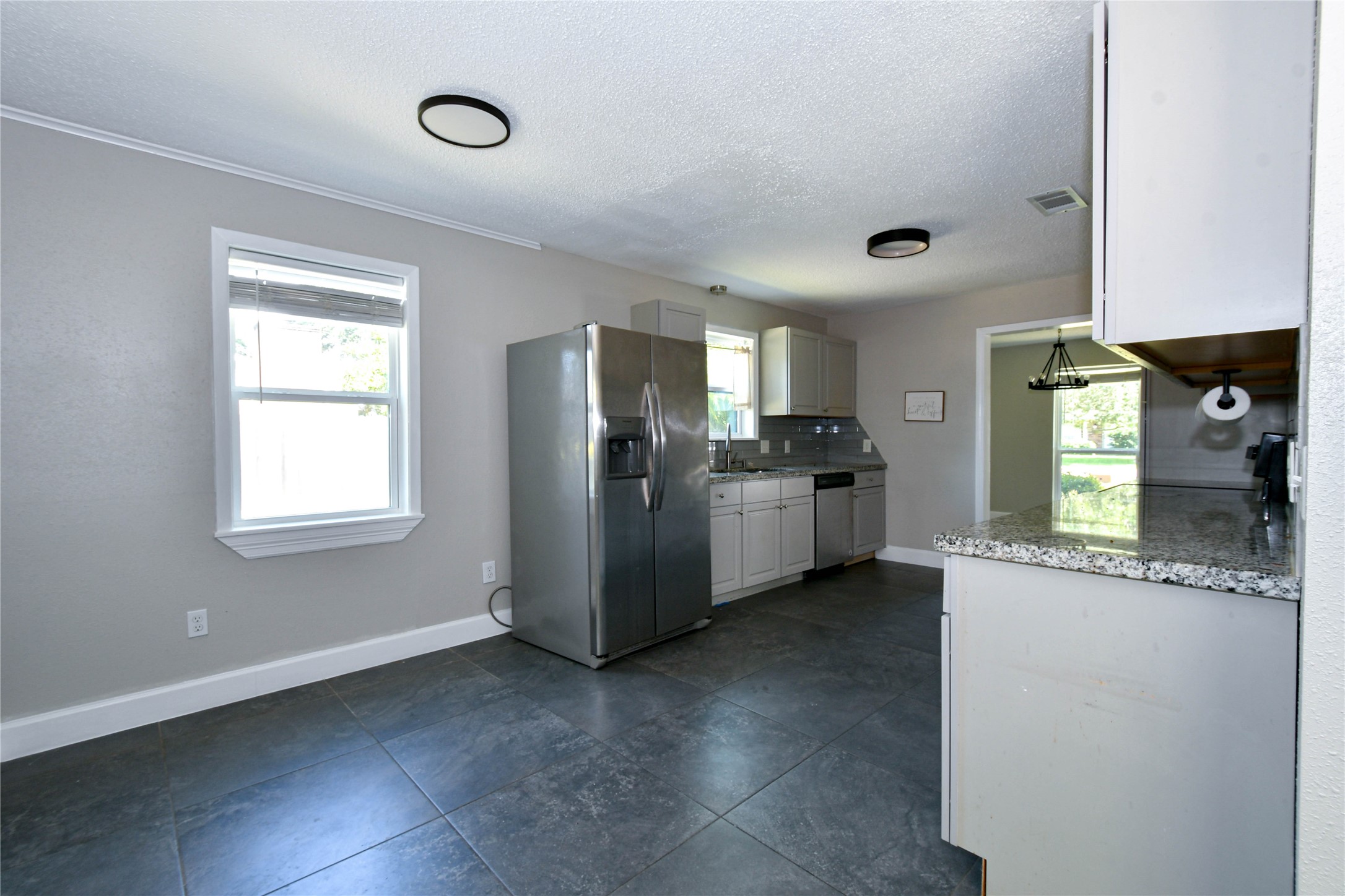 1126 Robert Street Property Photo 6