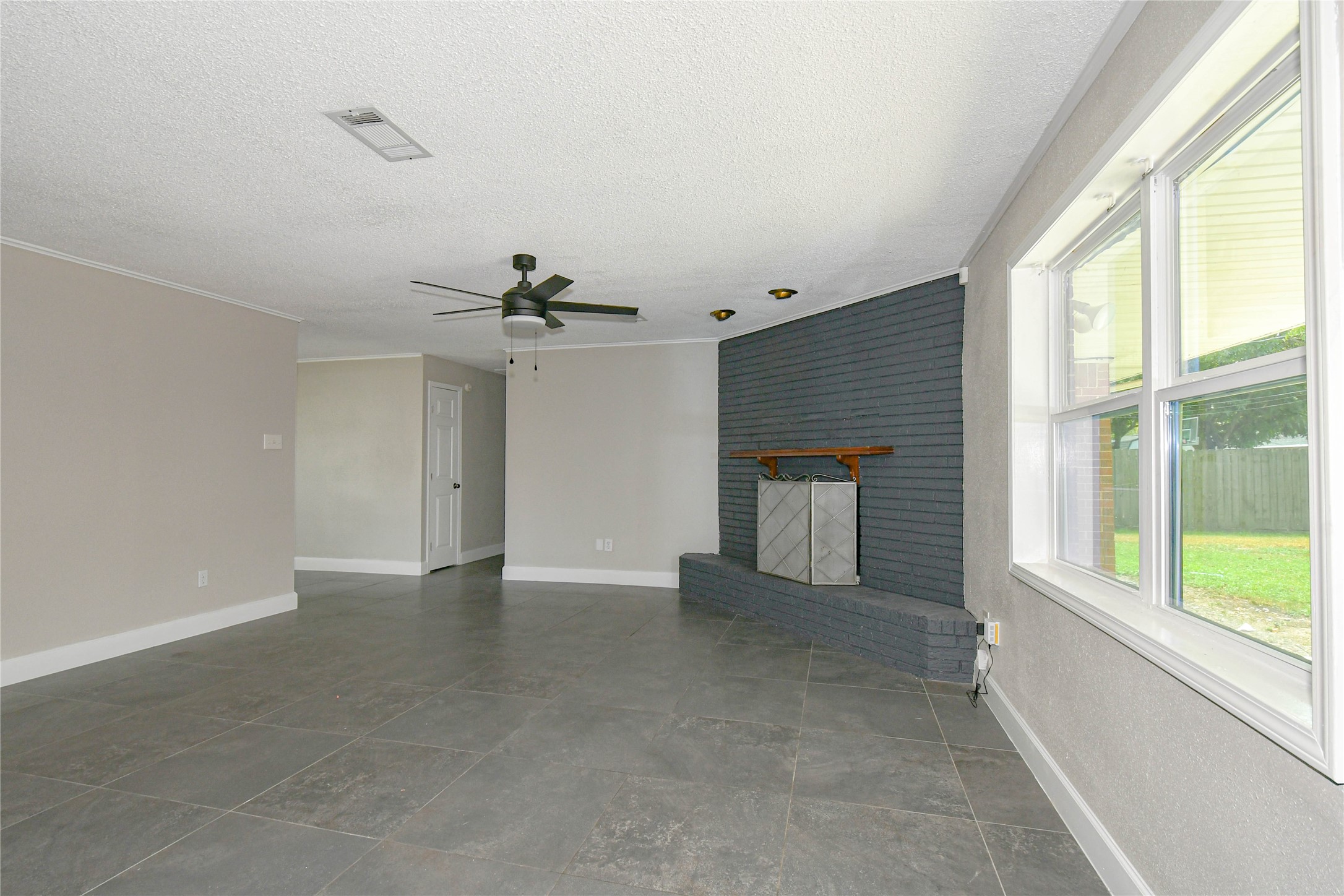 1126 Robert Street Property Photo 8